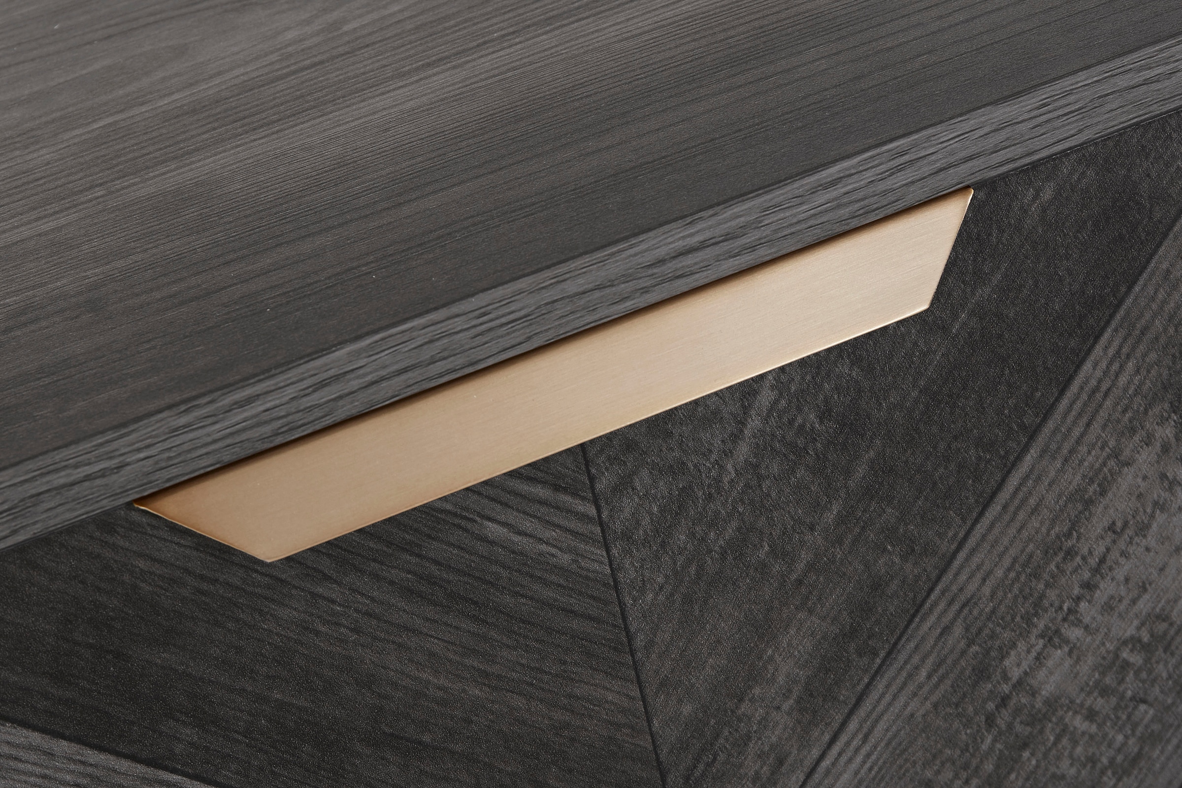 Leonique Sideboard »Nanterie«, aus edler Holzoptik, mit exklusivem Fischgrätenmuster, Breite 90 cm