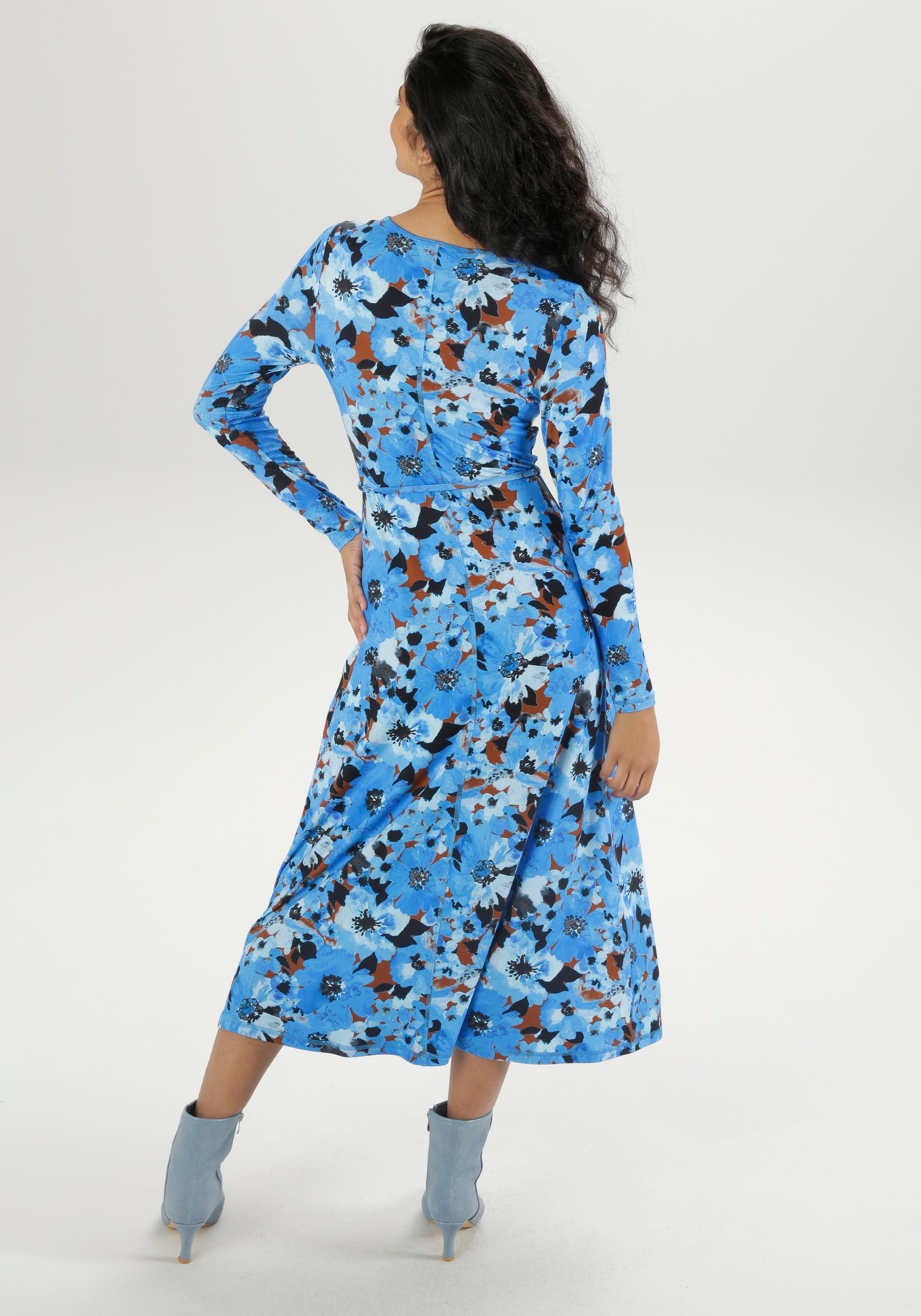 Aniston SELECTED Midikleid, (mit abnehmbarem Bindeband), mit dekorativen Ziernähten
