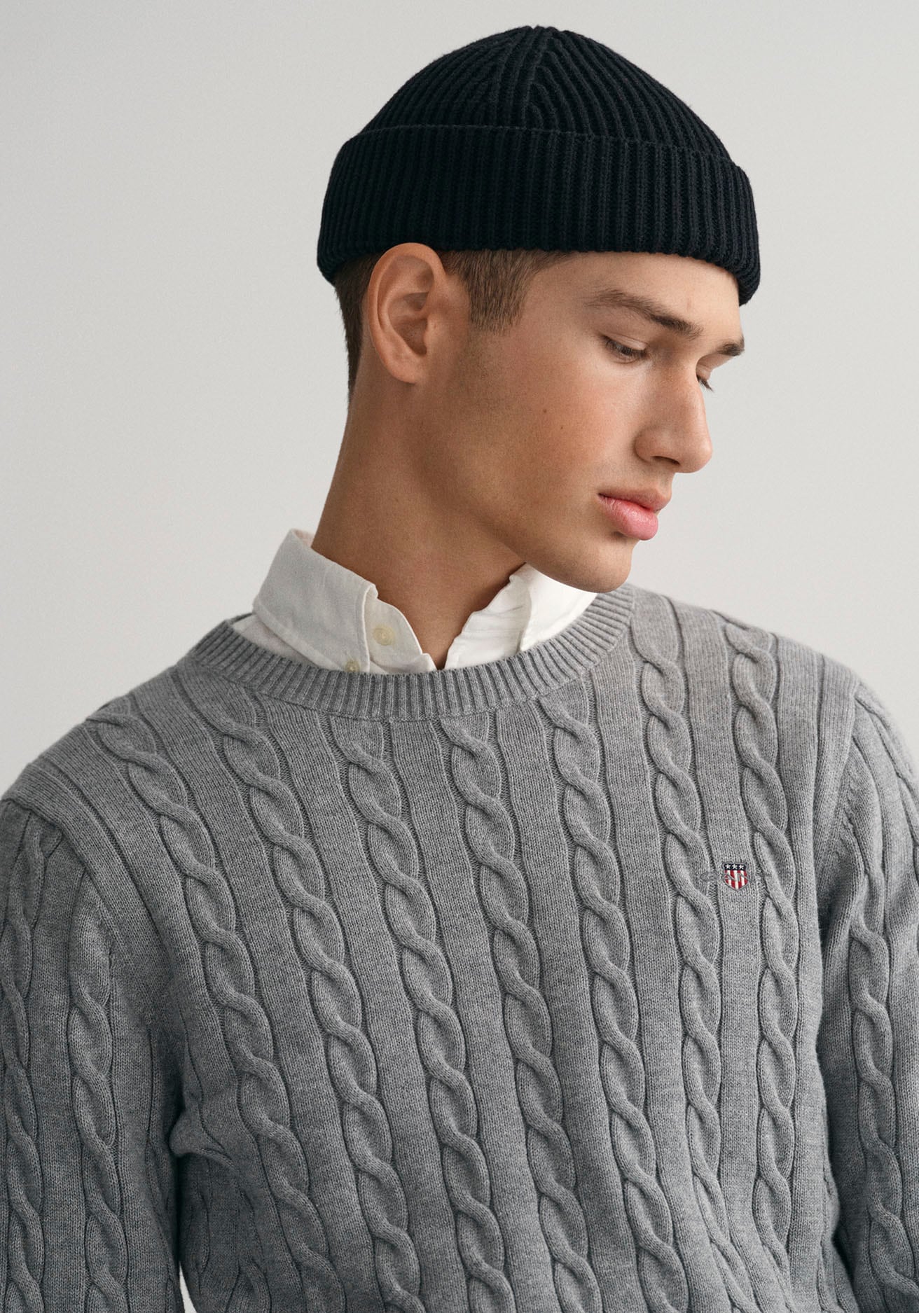 Gant Strickpullover »COTTON CABLE C-NECK«, mit Wappen-Logostickerei auf der Brust