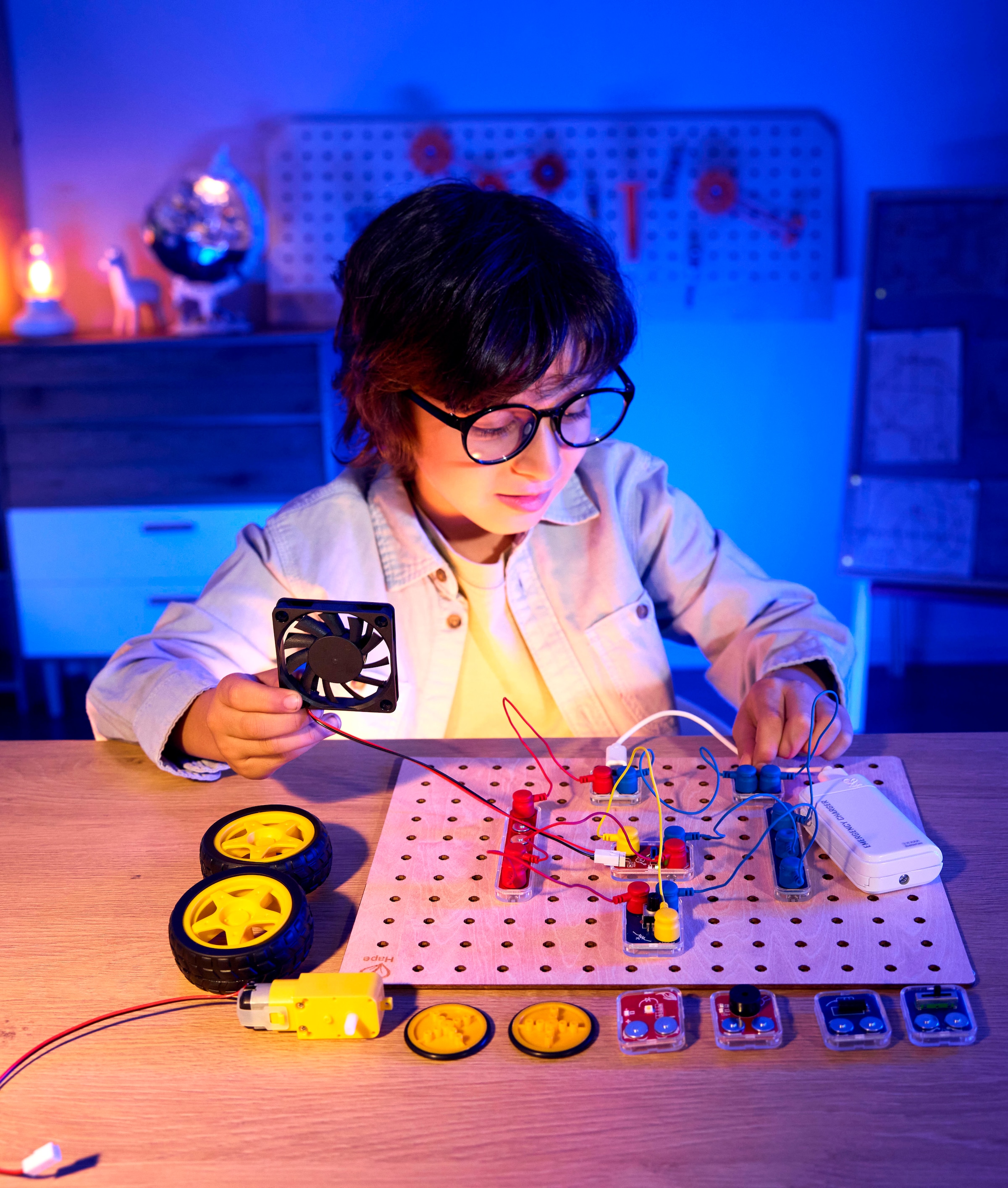 Hape Experimentierkasten »Forscher Schaltkreise-Set Basic«