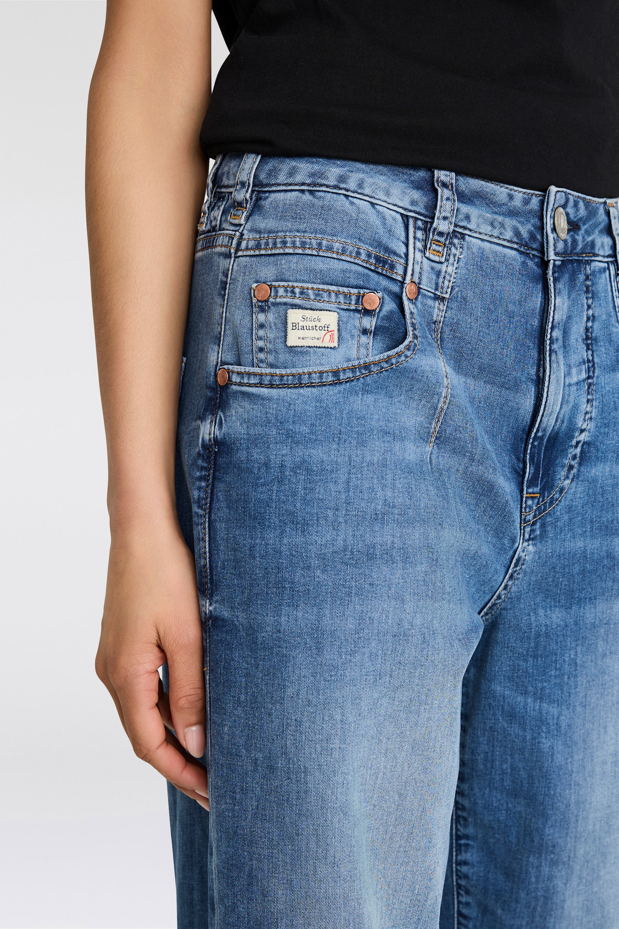 Herrlicher Straight-Jeans »Brooke Recycled Denim Light«, krempelbar