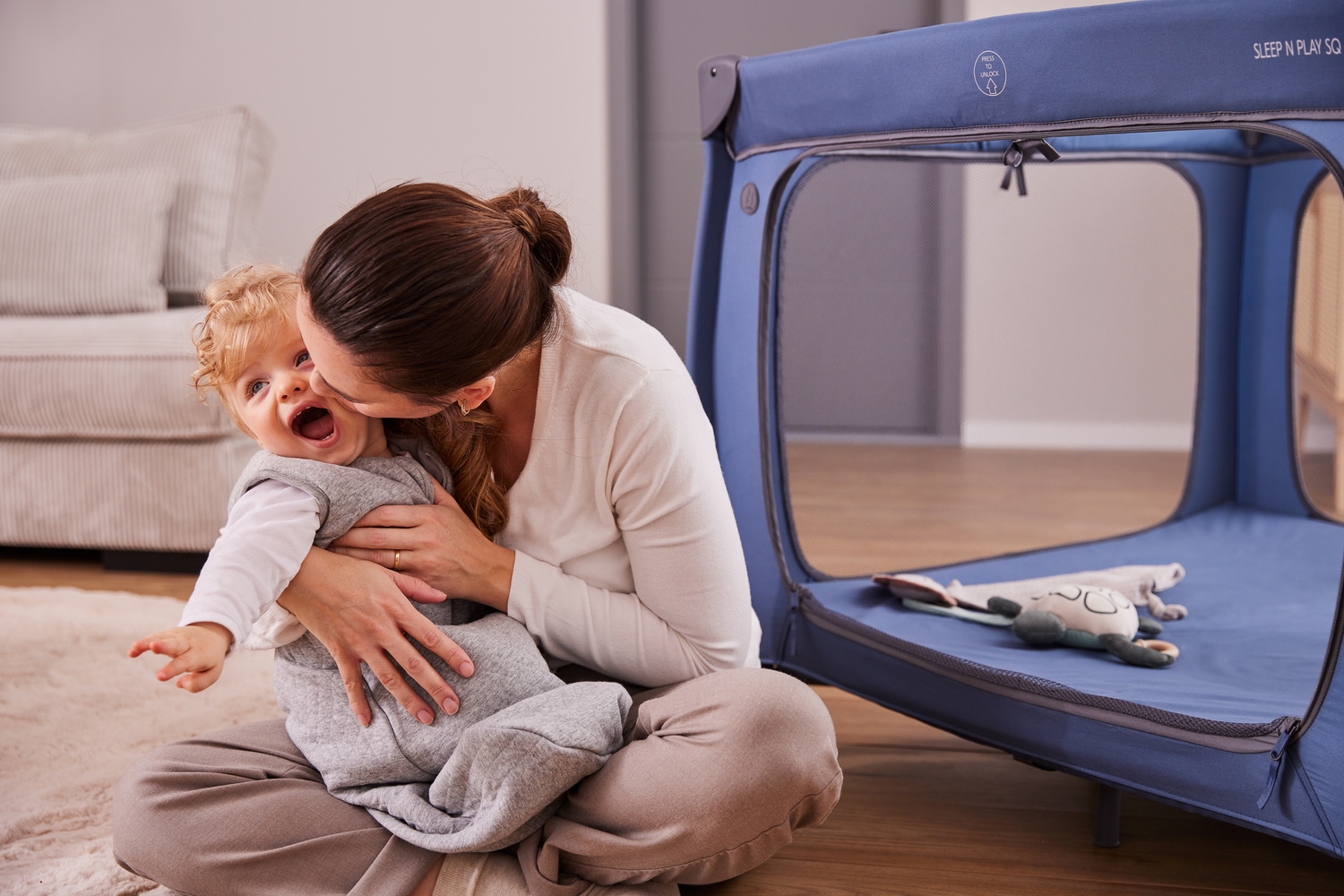 Hauck Baby-Reisebett »Sleep N Play SQ, Set dark blue«, inklusive Schaumstoff-Matratze