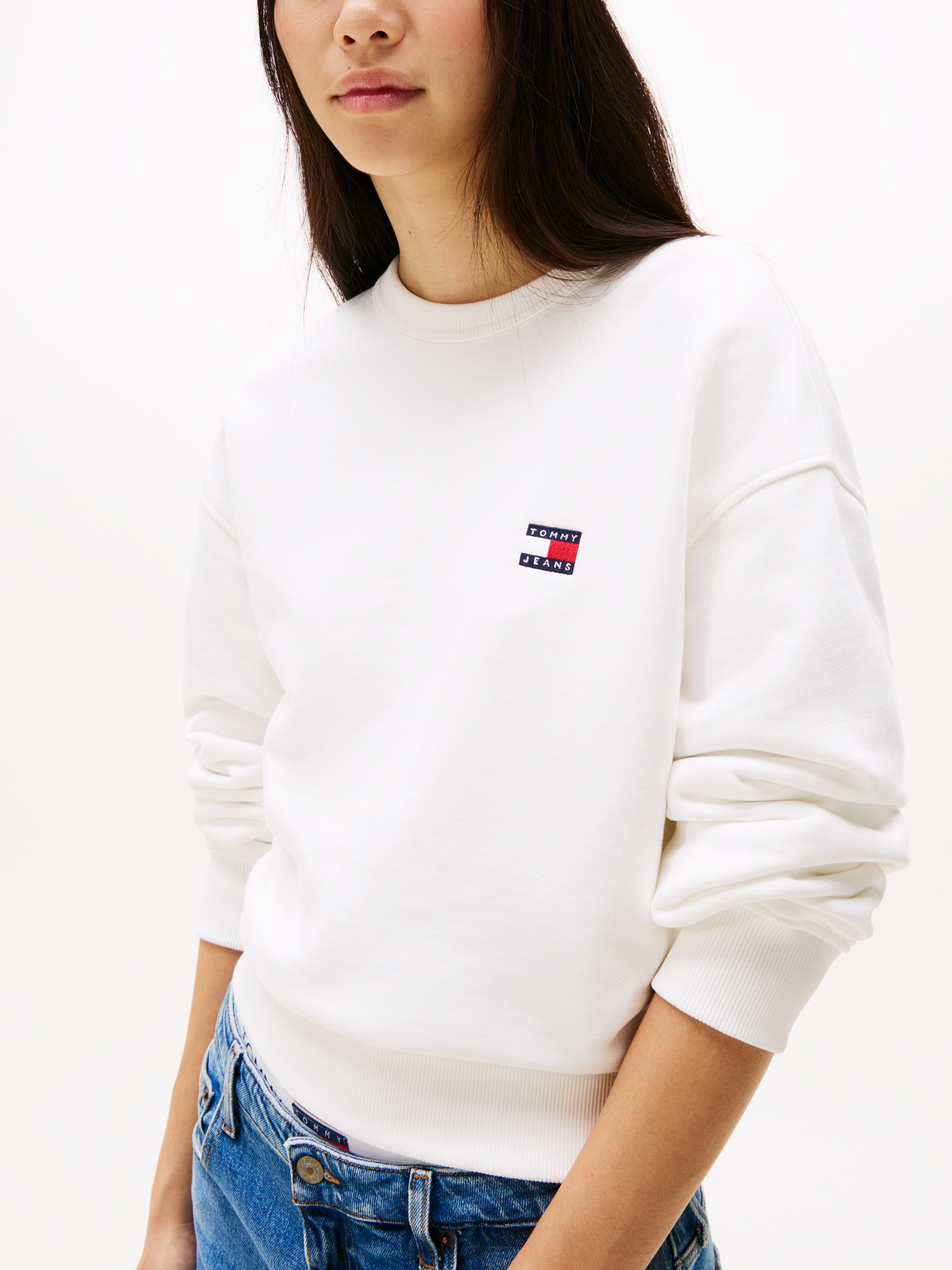 Tommy Jeans Sweatshirt »TJW BXY BADGE CREW«, mit Logo-Badge