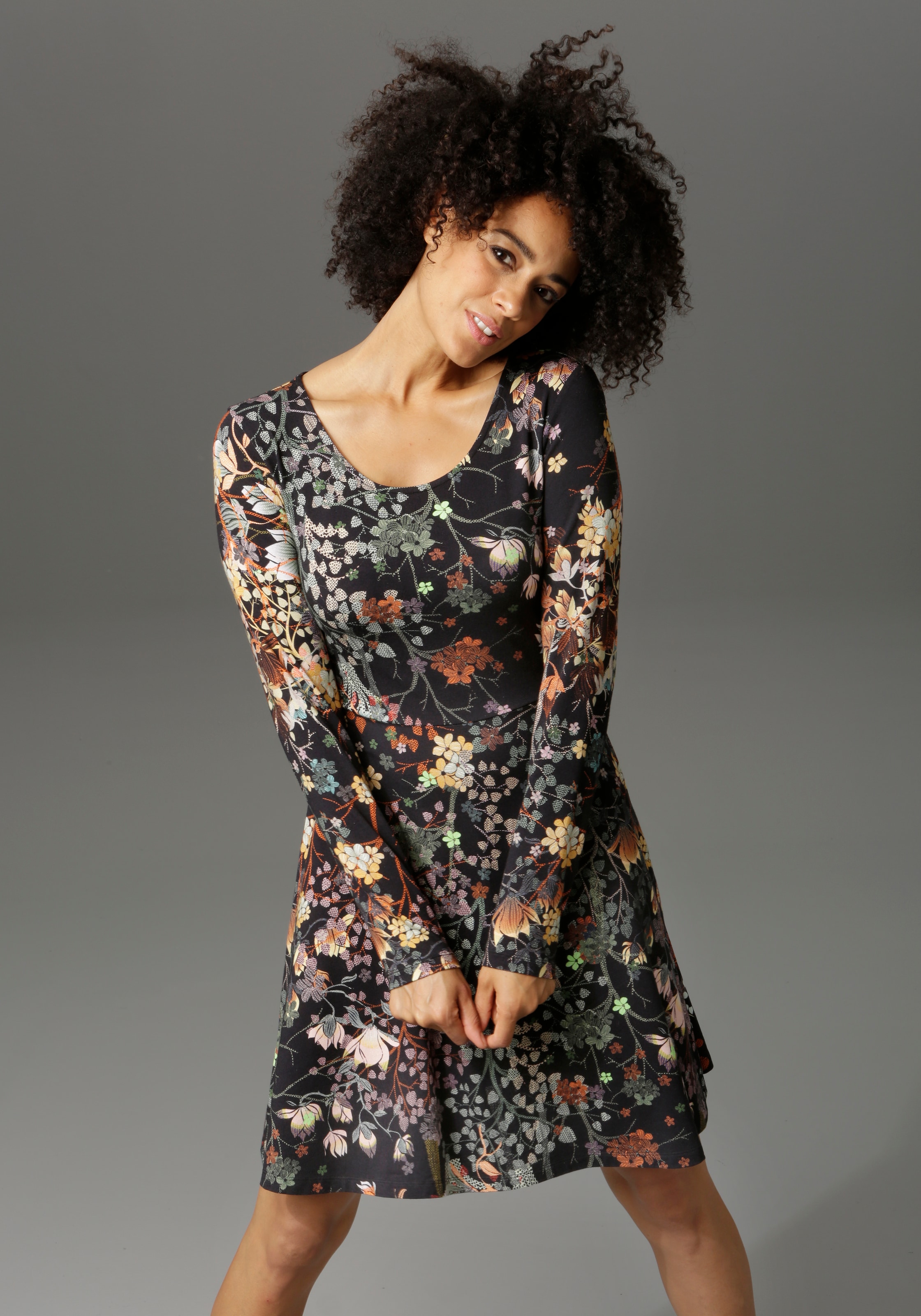 Aniston CASUAL Jerseykleid, mit Blumendruck oder in uni Schwarz bei ♕ | Jerseykleider