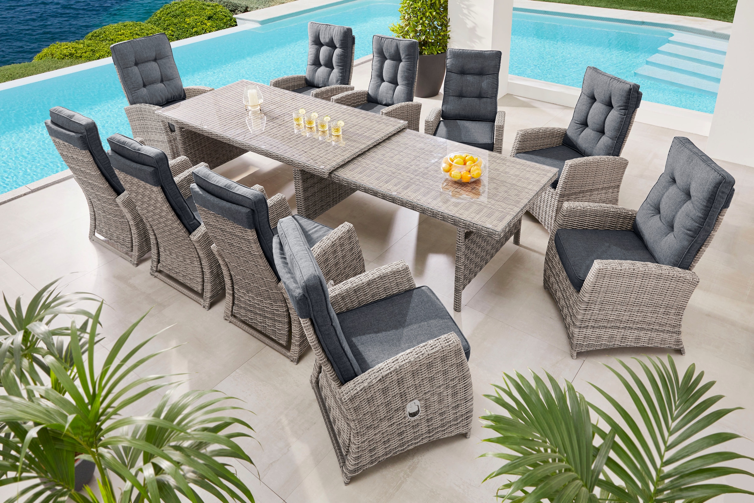 KONIFERA Garten-Essgruppe »Monaco«, (Set, 31 tlg., 10x Sessel, 1xTisch 200-366x100x75,5cm, inkl. Auflagen, Polyrattan,Alu), Rückenlehne verstellbar, Tischplatte aus 5mm starkem Sicherheitsglas