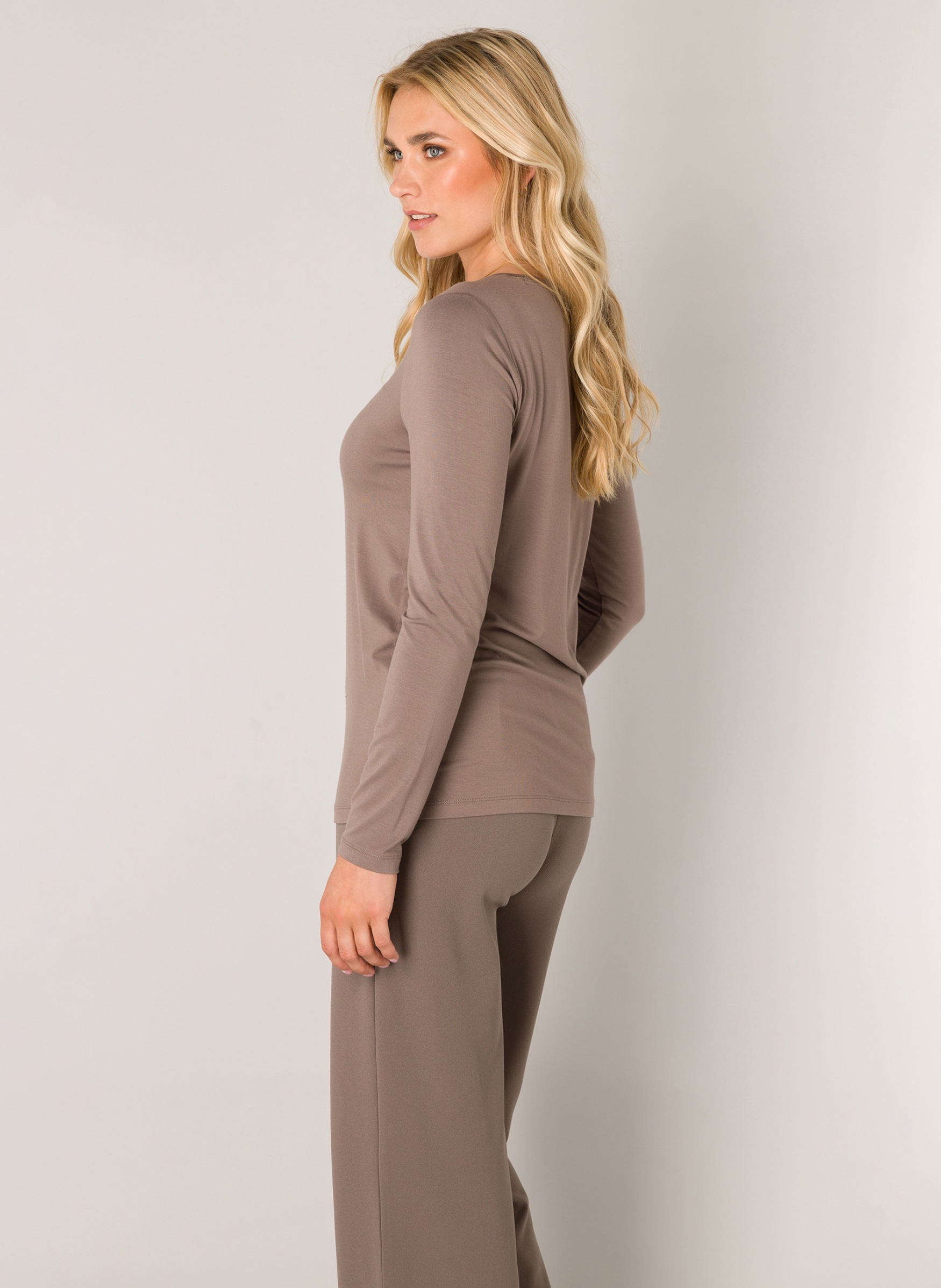 Base Level Langarmshirt, mit V-Ausschnitt