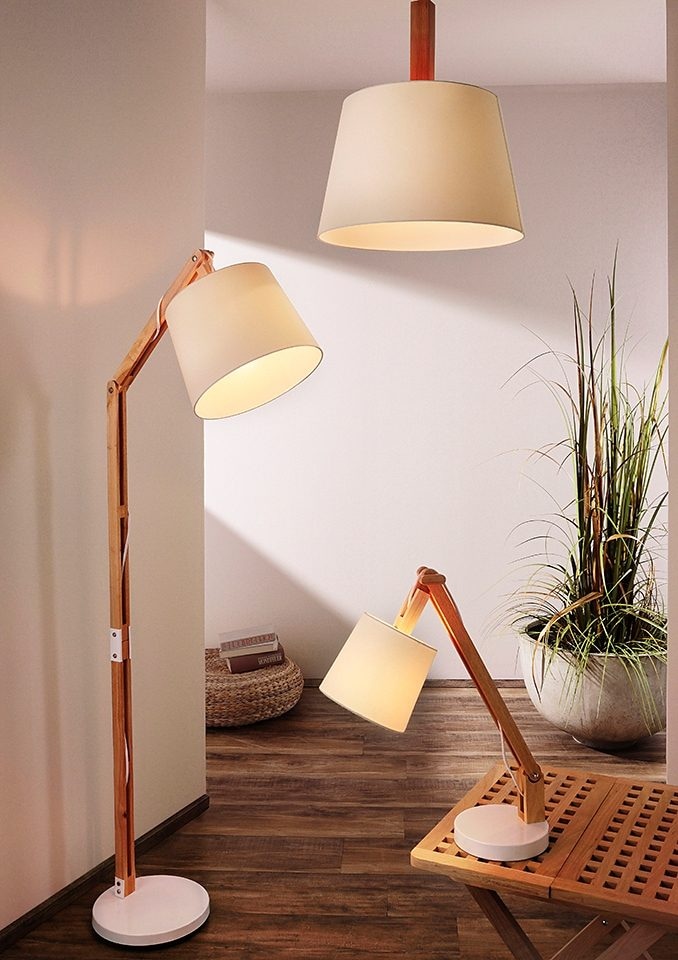 Brilliant Stehlampe »Carlyn«, 1 flammig-flammig, 163 cm Höhe, E27 max. 60 W, mit weißem Stoffschirm, Holz/Metall/Textil