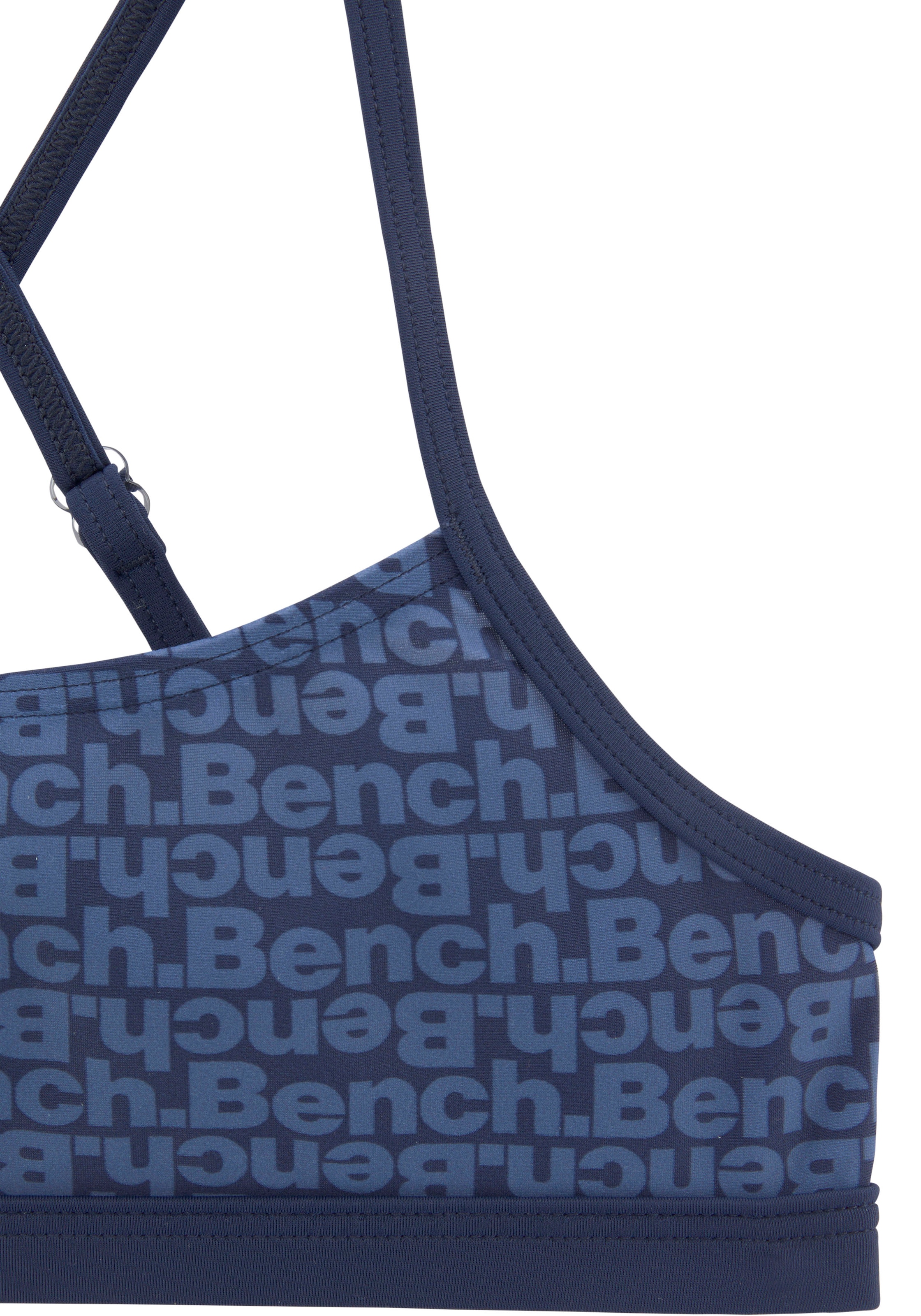 Bench. bei sportlichem in Bustier-Bikini, Design