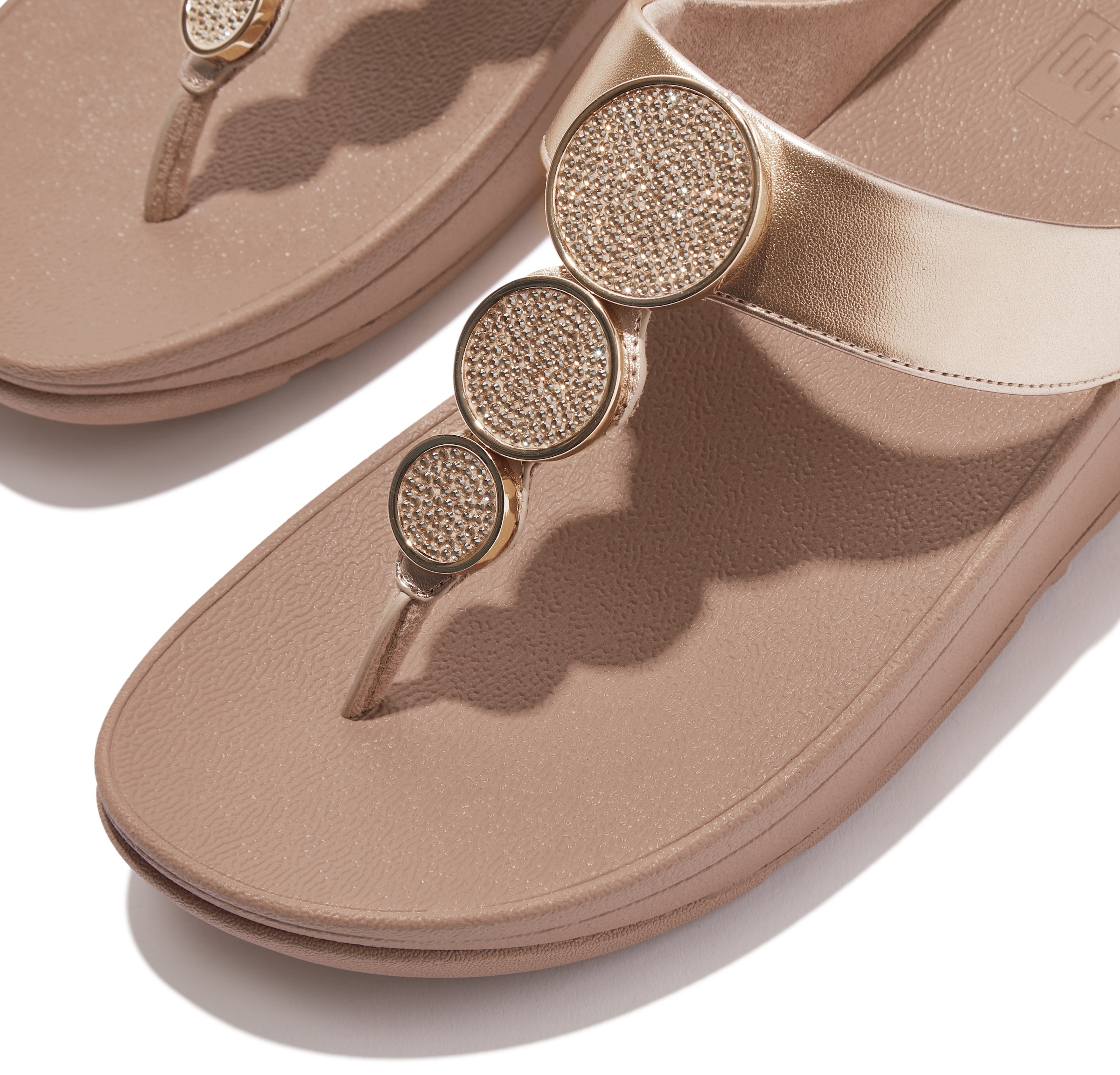 Fitflop Dianette »HALO BEAD-CIRCLE METALLIC TOE-POST SANDALS«, Pool Slides, Pantolette mit dämpfender Zwischensohlentechnologie