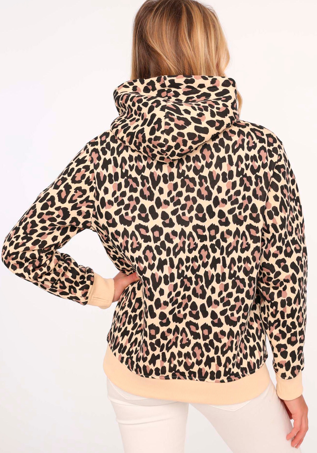 Zwillingsherz Hoodie »"Classic Leo AOP"«, Leo Allover mit Kängurutaschen