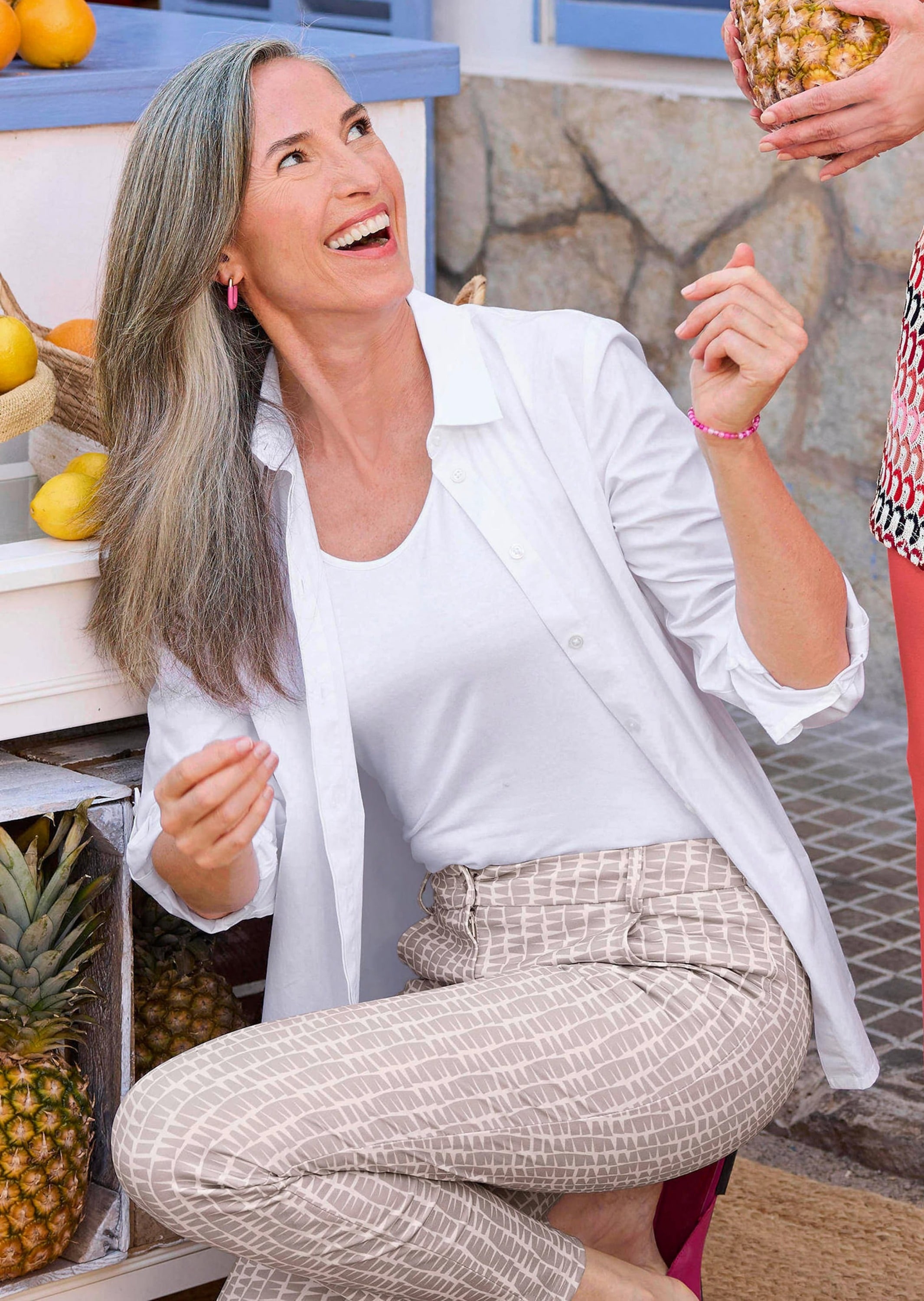 GOLDNER Hemdbluse »Kurzgröße Weiße Damenbluse im längeren Schnitt« Seitenschlitze