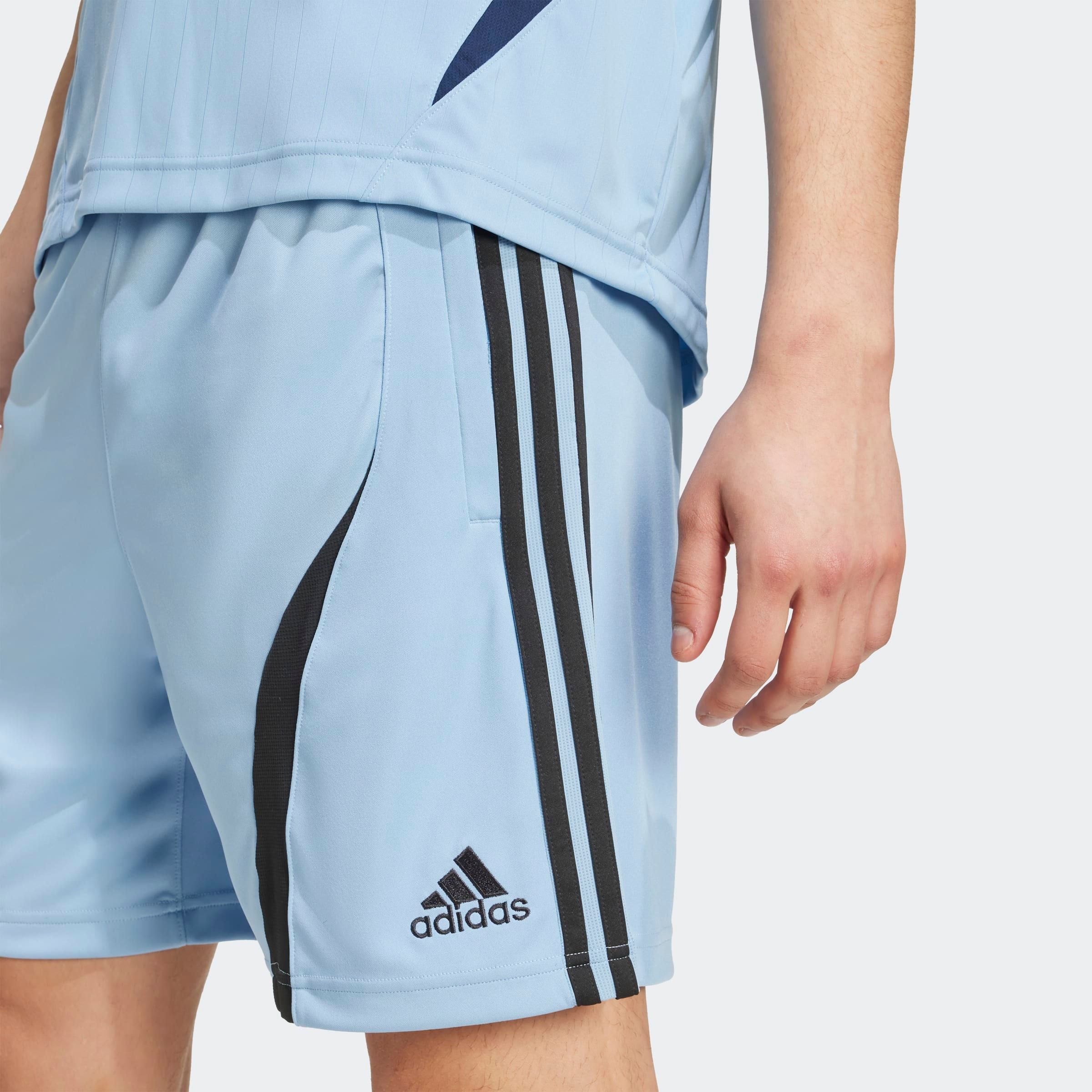 adidas Originals Shorts »TEAMGEIST ADICOLOR«  aus weichem Doppelstrick, Obermaterial aus Polyester
