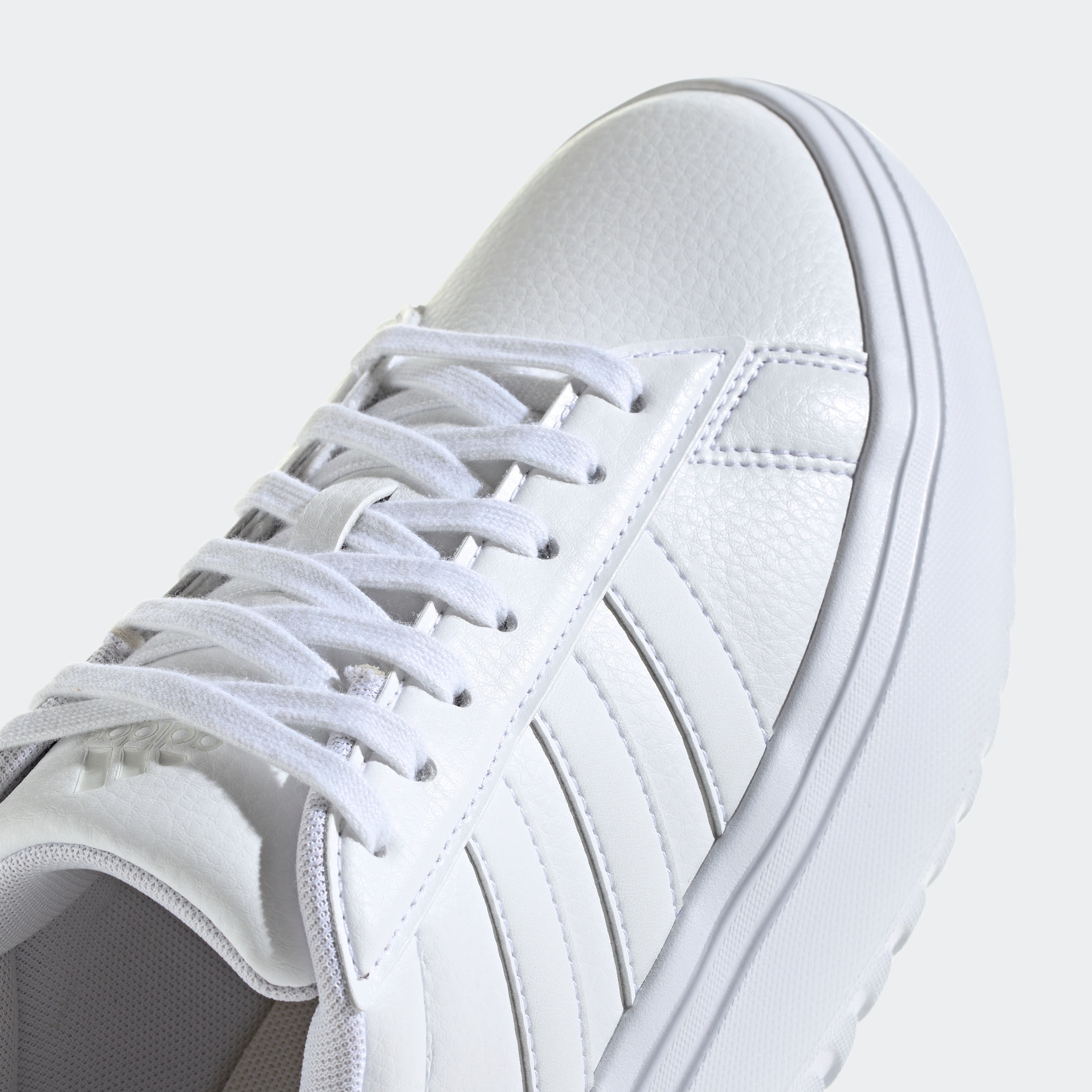 adidas Sportswear Sneaker »GRAND COURT PLATFORM«, Design auf den Spuren des adidas Superstar