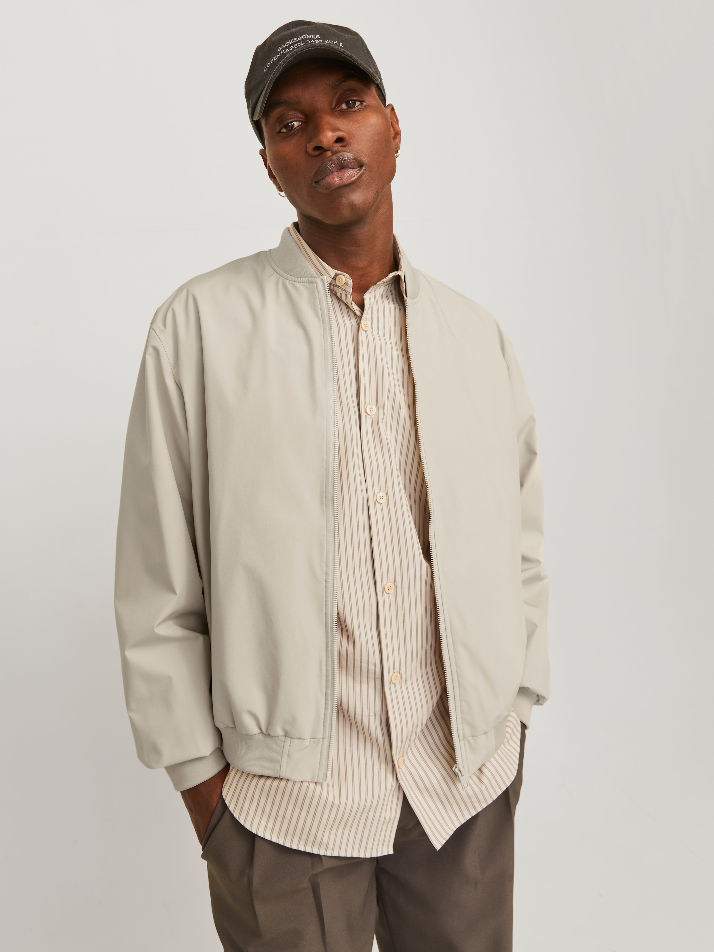 Jack & Jones Bomberjacke »JJECHARGE BOMBER JACKET NOOS«, ohne Kapuze, mit Rippbündchen