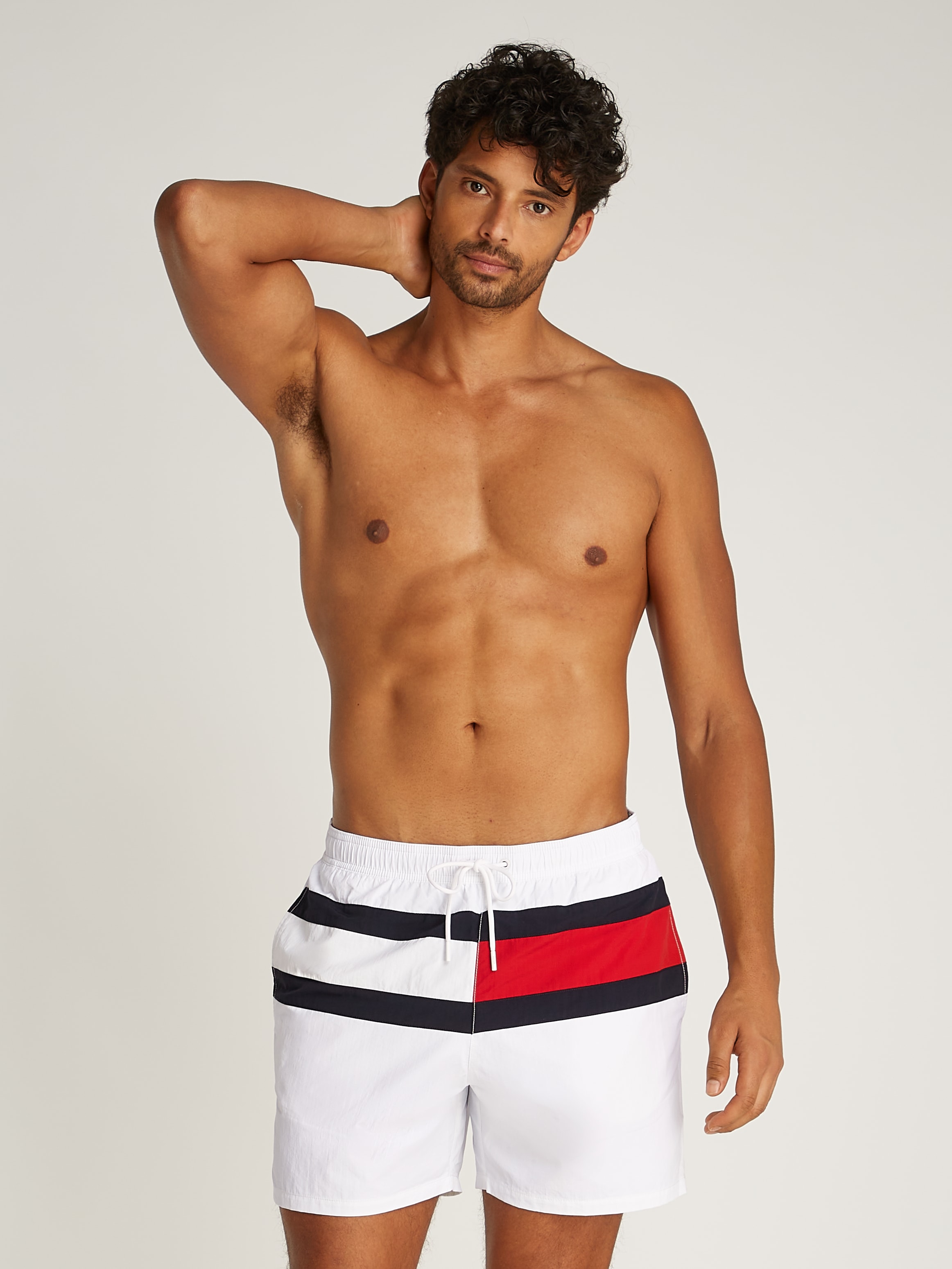 Tommy Hilfiger Swimwear Badeshorts »MEDIUM DRAWSTRING«, mit großem Logo