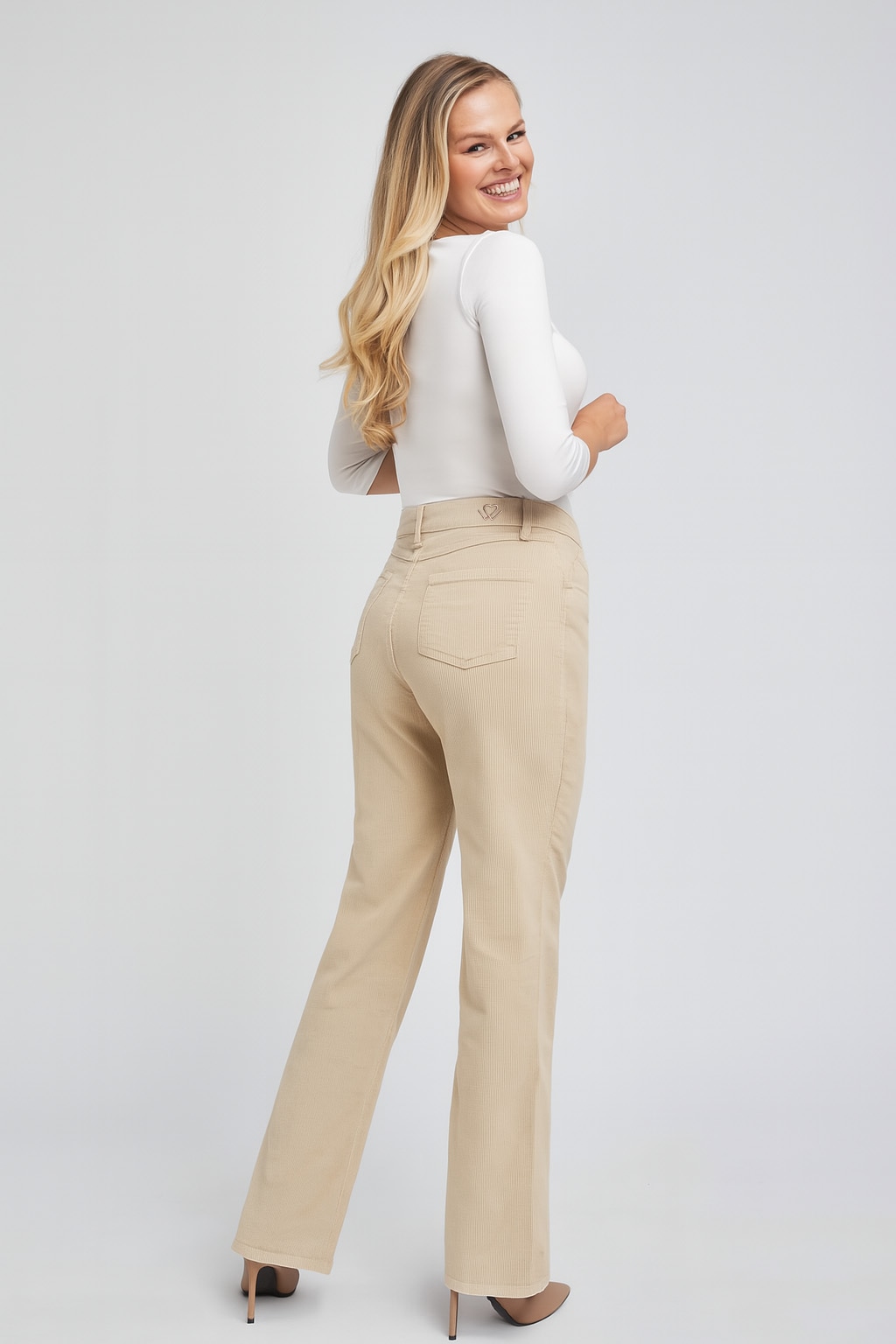 wonderjeans Cordhose »Loose Fit«, mit aktuell weiten Beinverlauf
