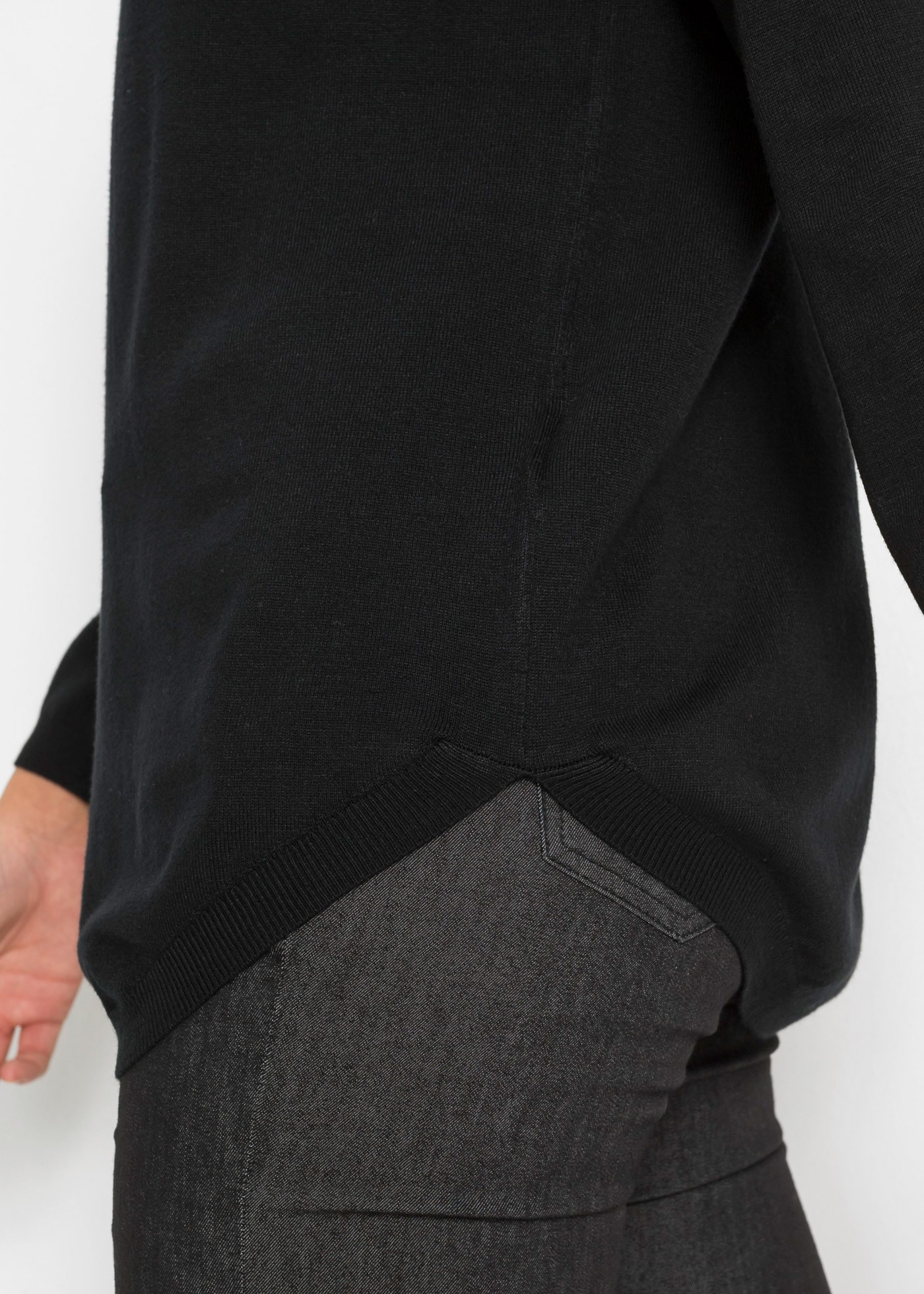 bonprix Strickpullover aus Viskose und Polyamid, gerundeter Saum, bequeme Passform