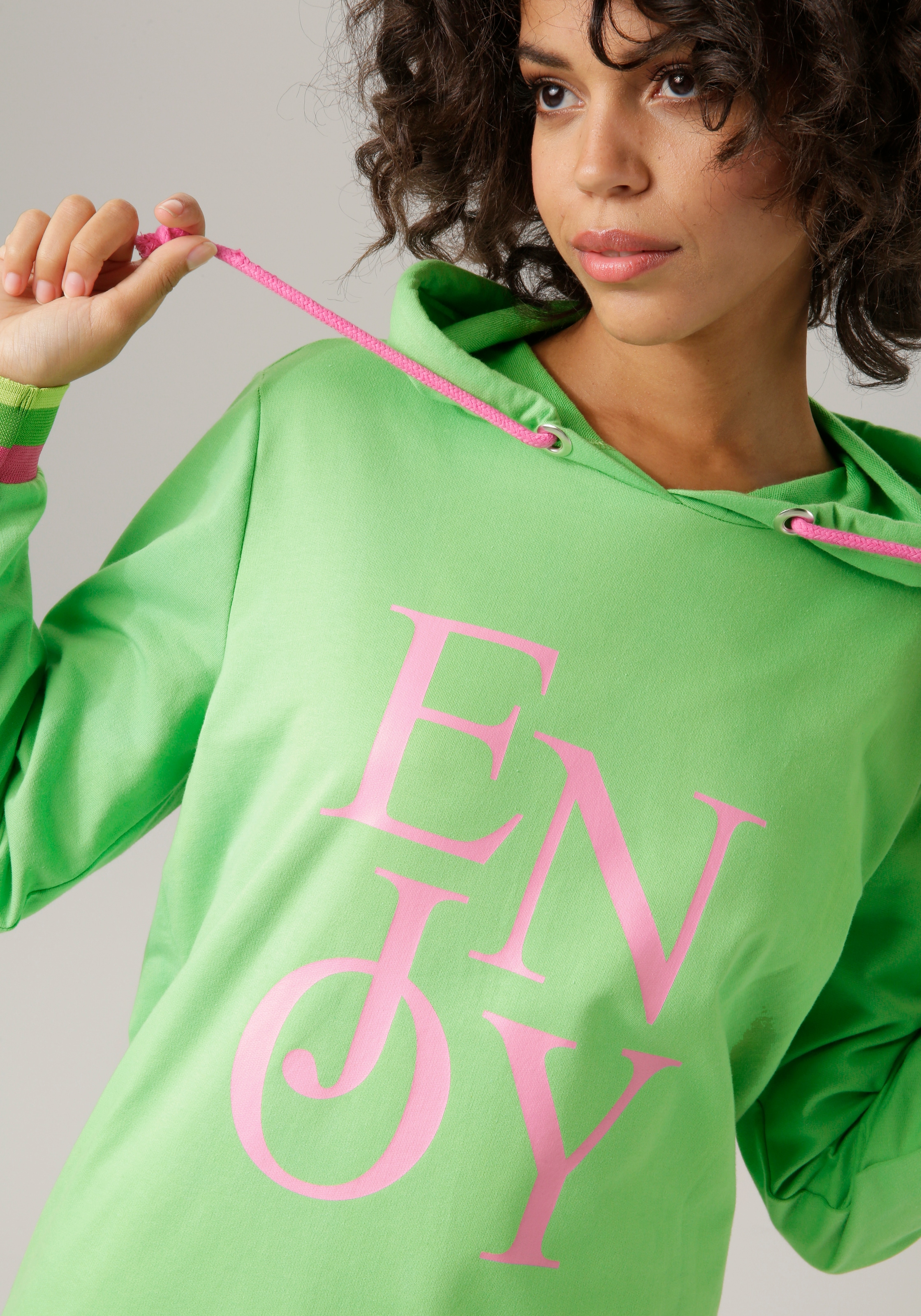 Aniston CASUAL Sweatshirt, mit "ENJOY"-Schriftzug