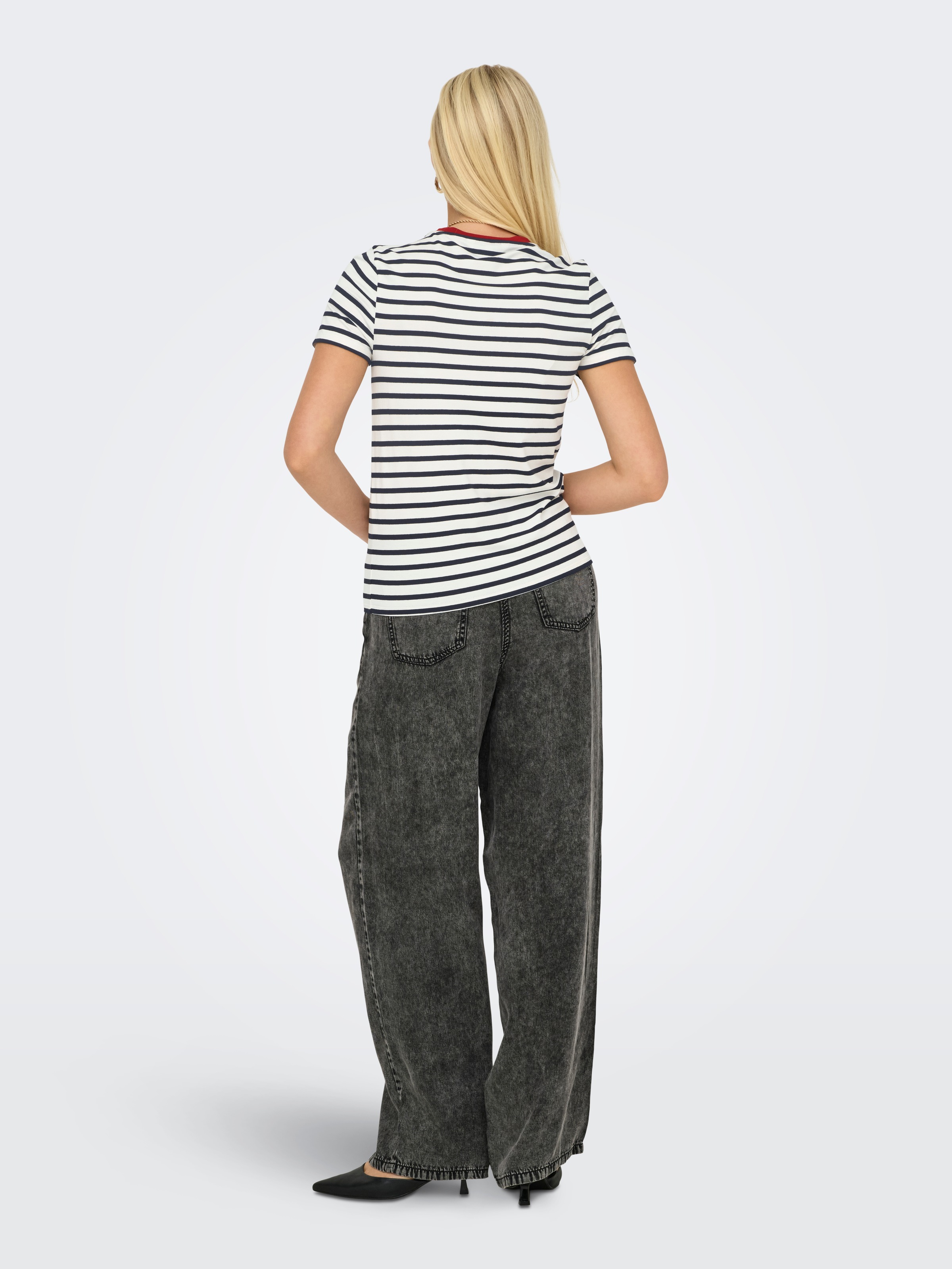 ONLY Kurzarmshirt »ONLHEART LIFE S/S TEE JRS NOOS«