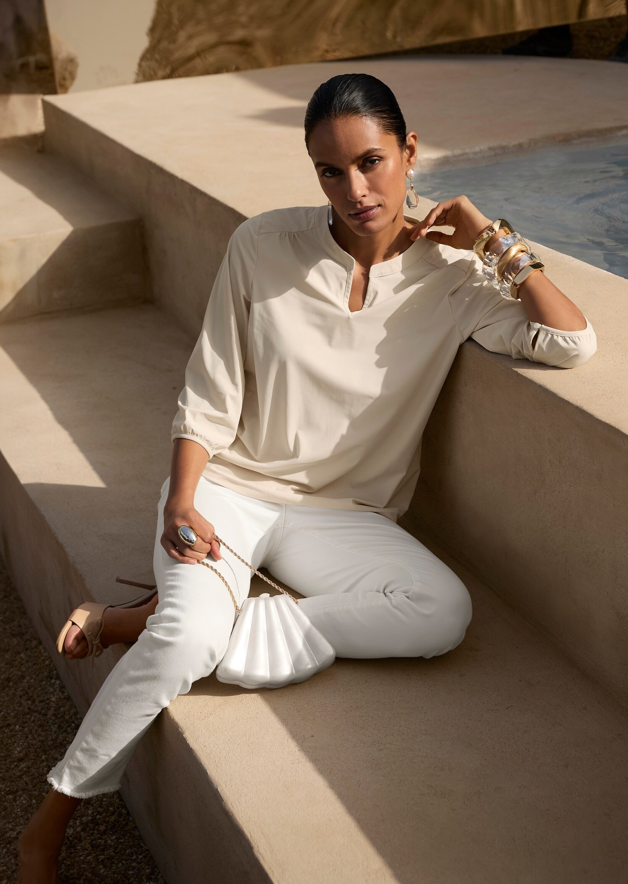 MADELEINE Kurzarmbluse »Jerseybluse Elegante Schlupfbluse mit V-Ausschnitt« Bluse mit Rundhalsausschnitt und kleinem V-Ausschnitt