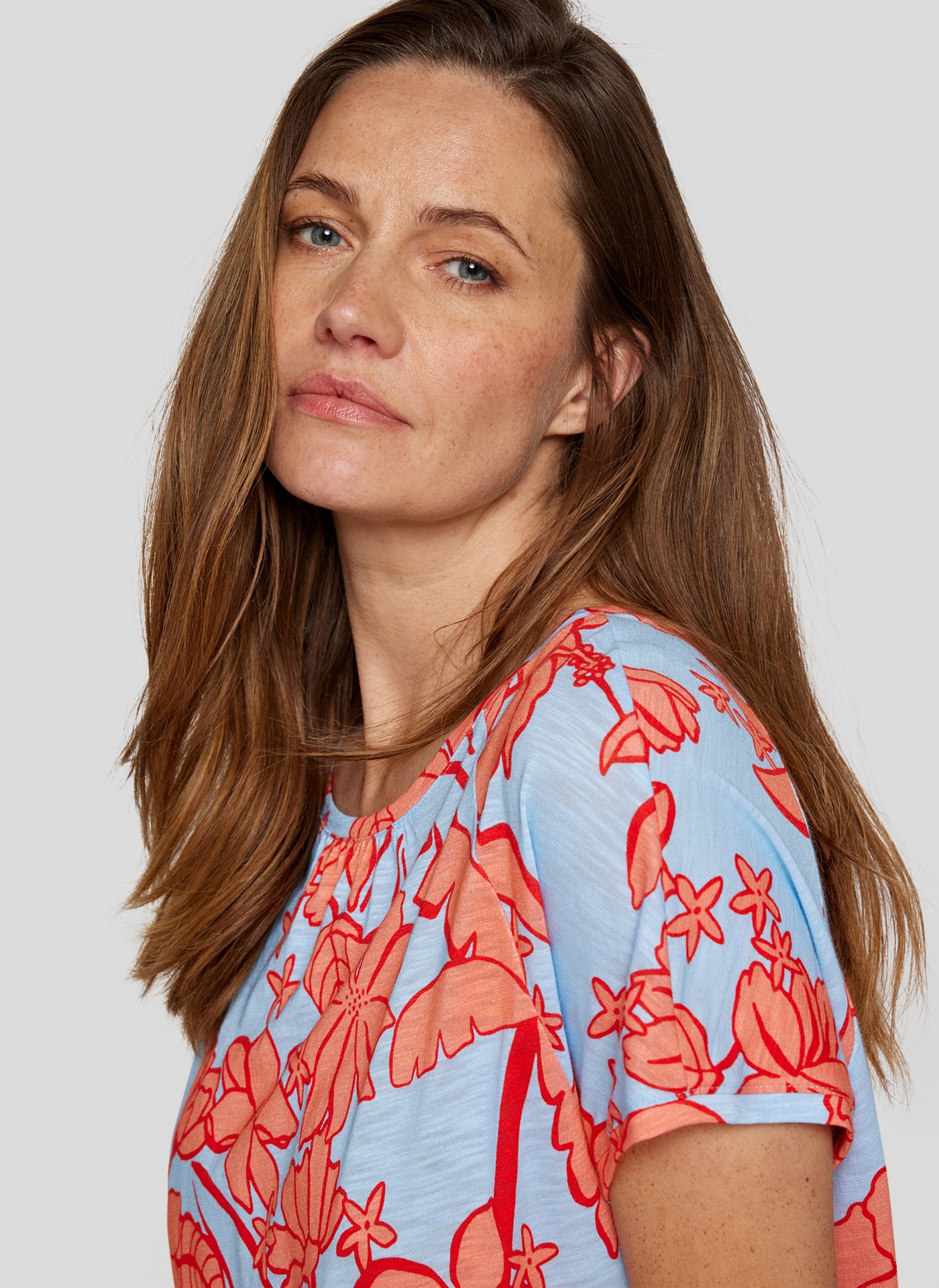 Rabe Kurzarmshirt, mit floralem Muster mit aus einer Viskosemischung