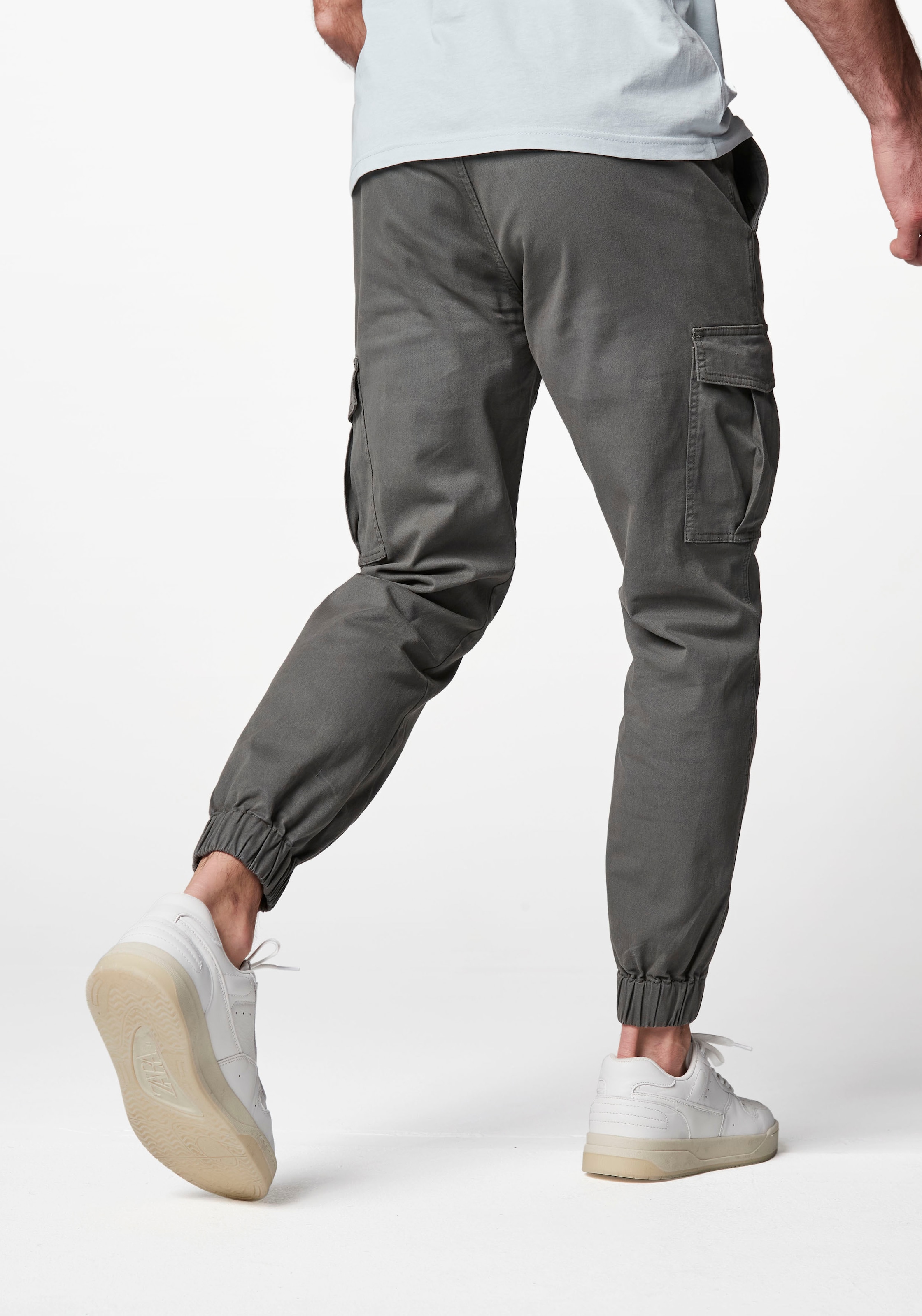 AUTHENTIC LE JOGGER Cargohose, mit normaler Bundhöhe aus Baumwoll-Elasthan Qualität