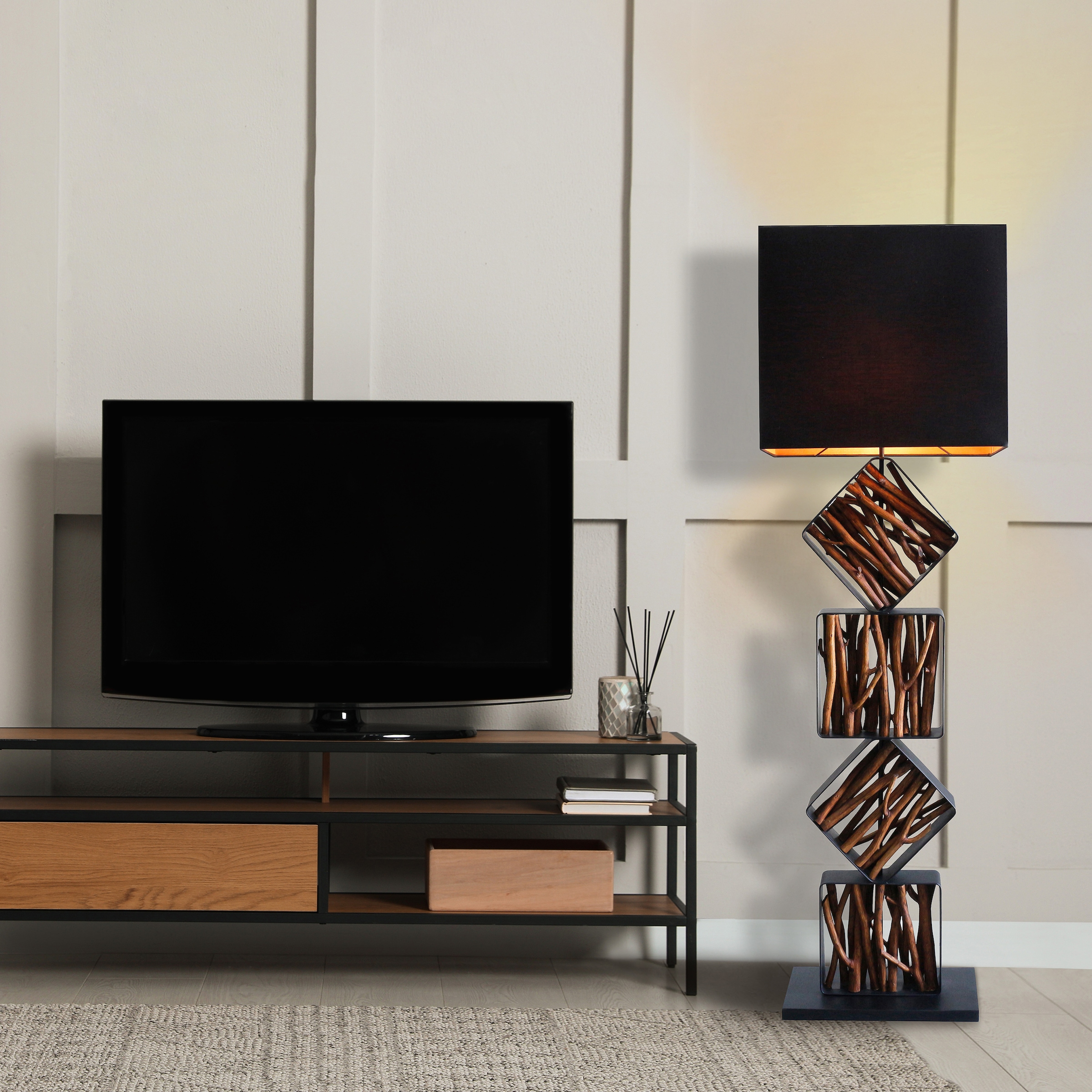 SalesFever Stehlampe »Treibholz« E27 1 Stk. Schirm innen goldfarben