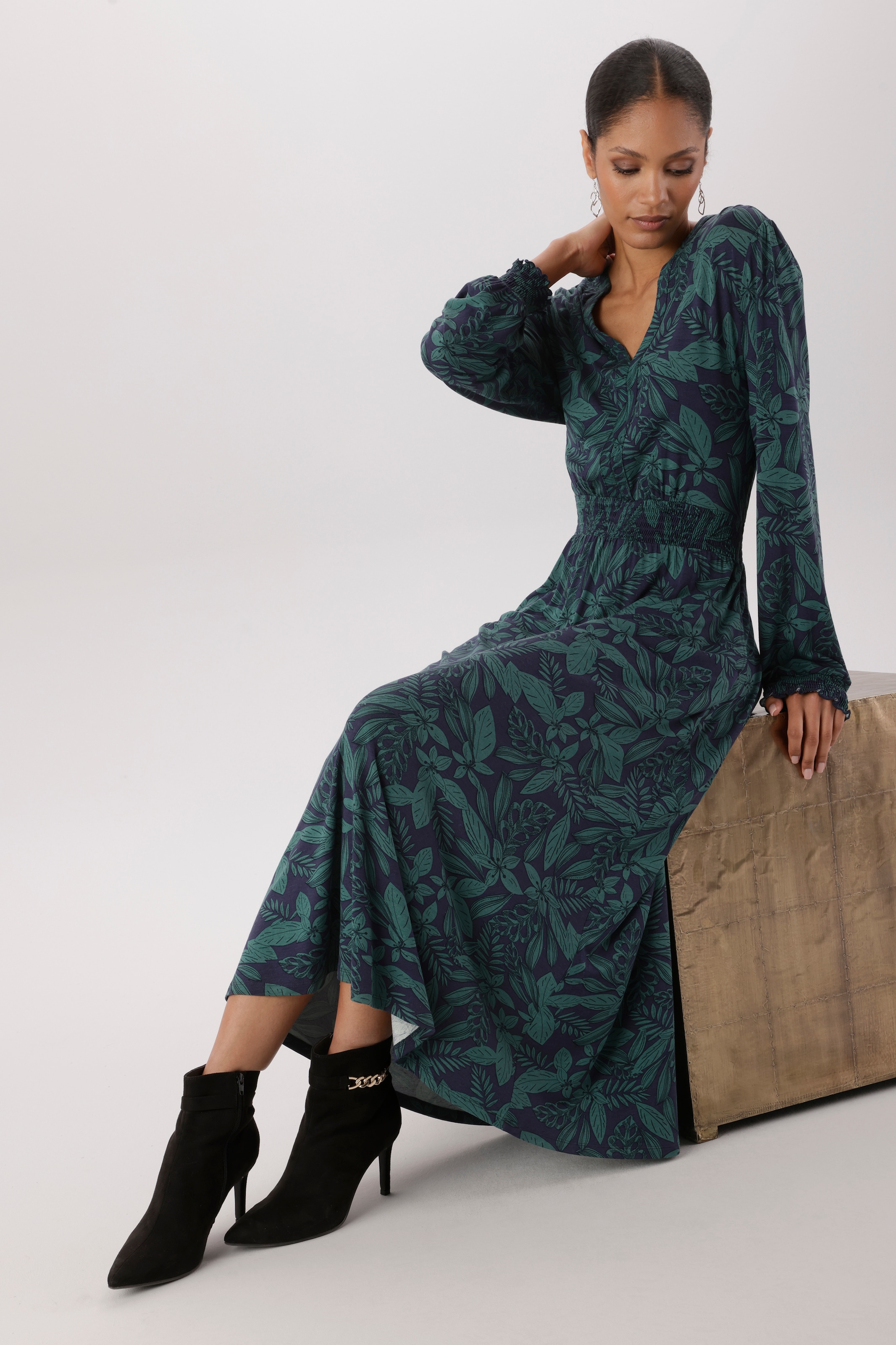 Aniston SELECTED Midikleid mit Smok-Details und fantasievollem Bläterdruck - NEUE KOLLEKTION