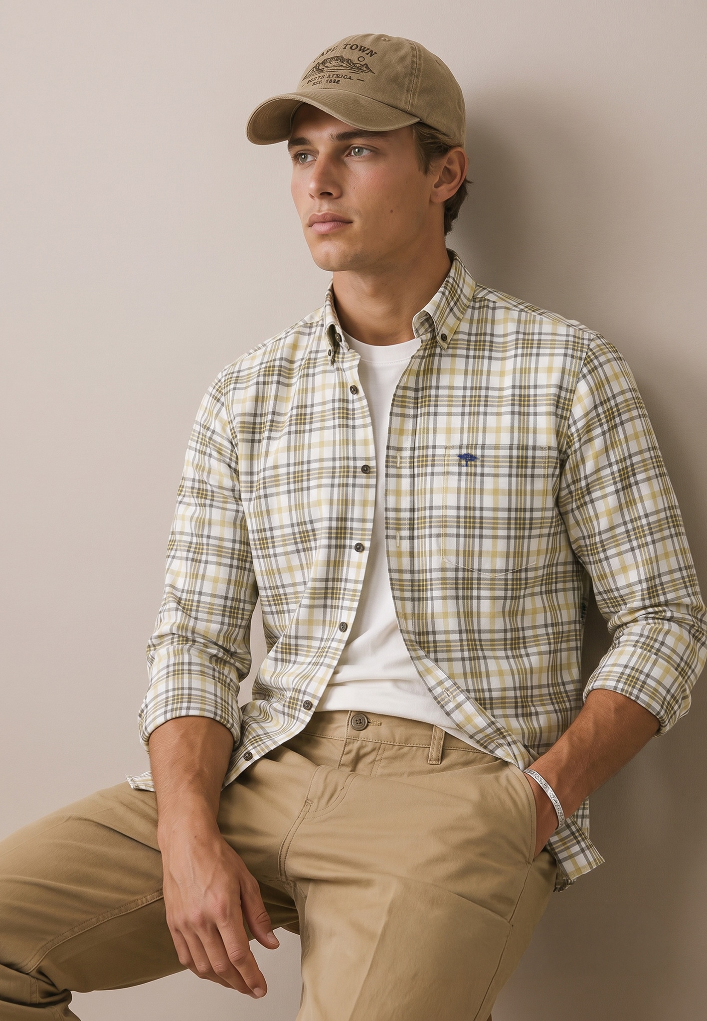 FYNCH-HATTON mit Button-Down-Kragen