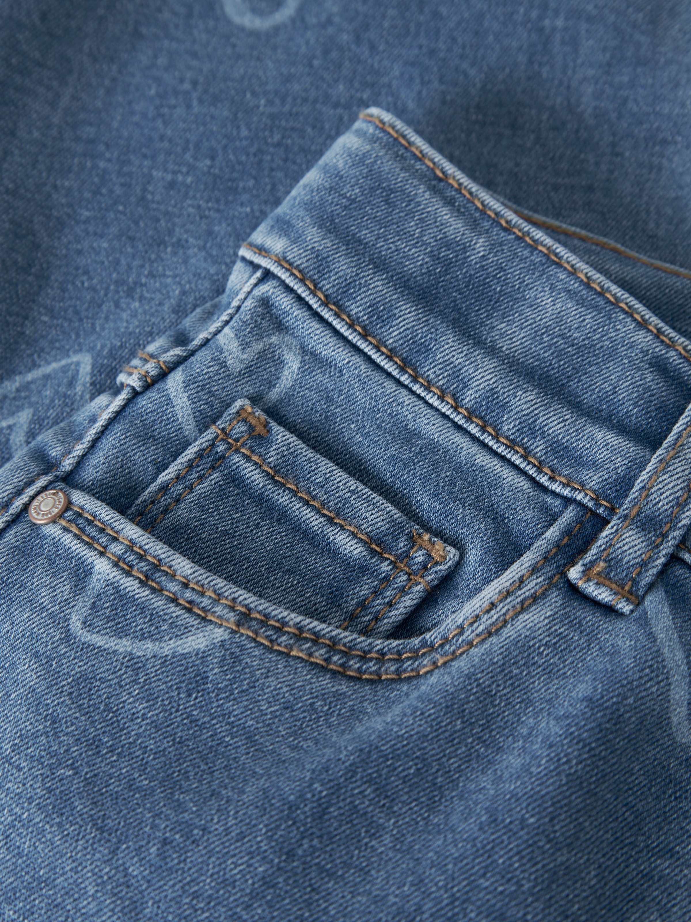Name It Weite Jeans »NMFROSE WIDE AOP JEANS 4044-ON NOOS« Baumwollmischung, regular fit, Allover Herzchen Druck