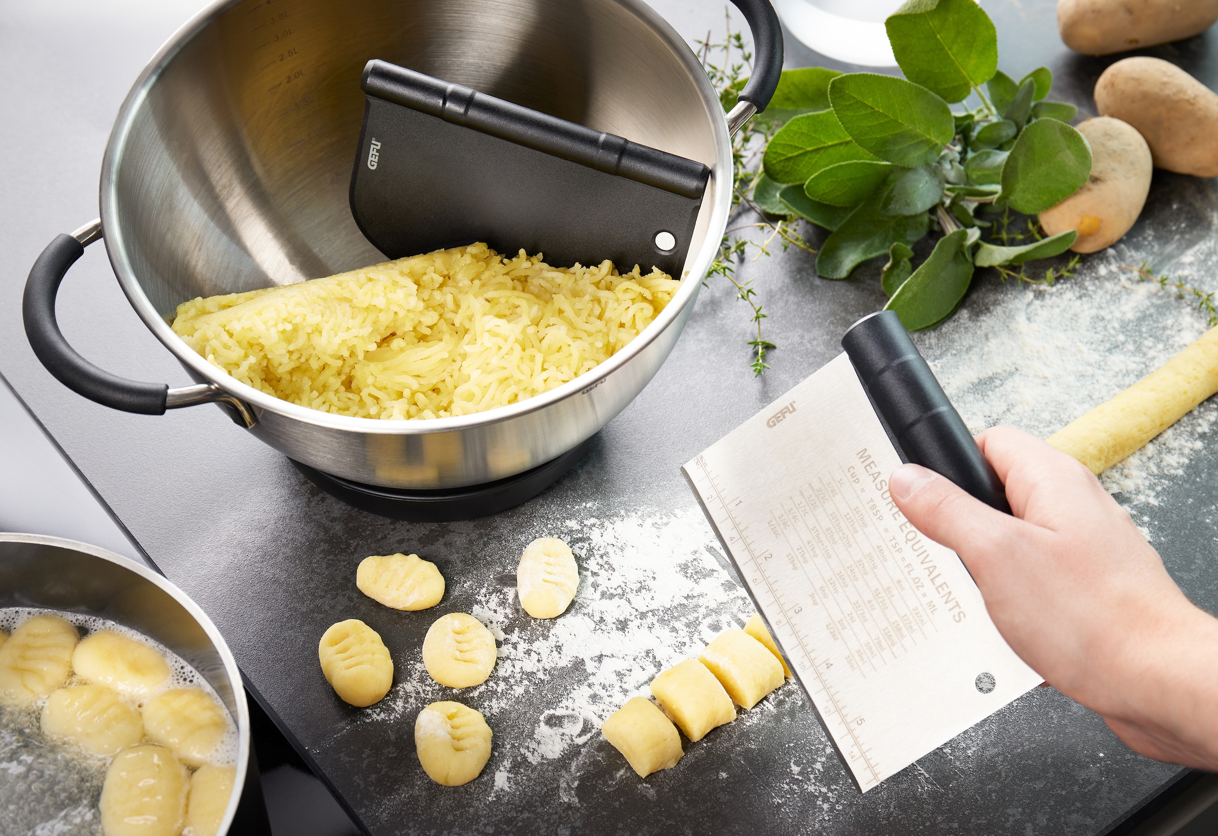 GEFU Teigspachtel »DUTTO« Zwei in Eins, spülmaschinengeeignet