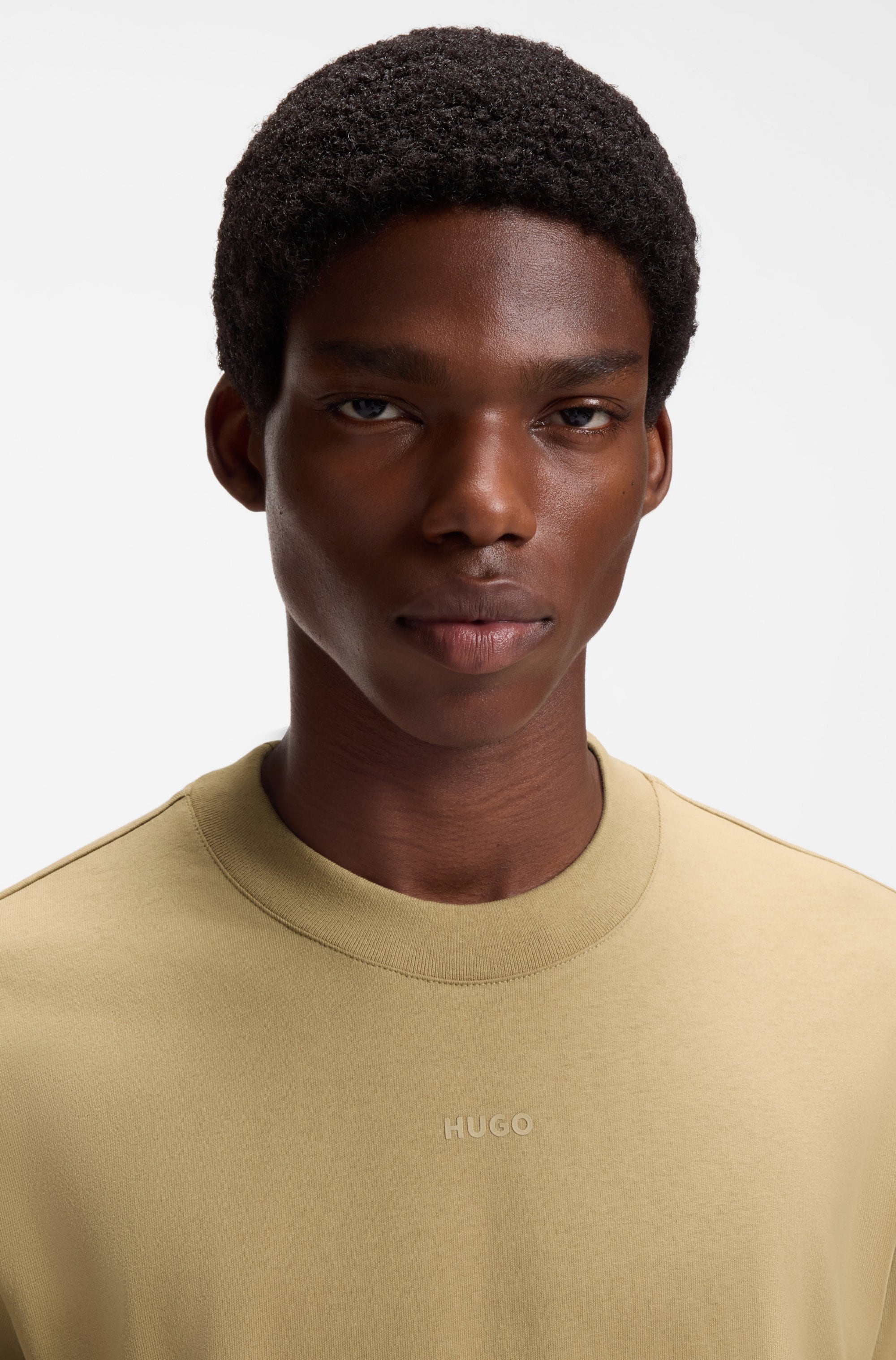 HUGO T-Shirt Rundhalsausschnitt, Relaxed Fit, Logo-Print