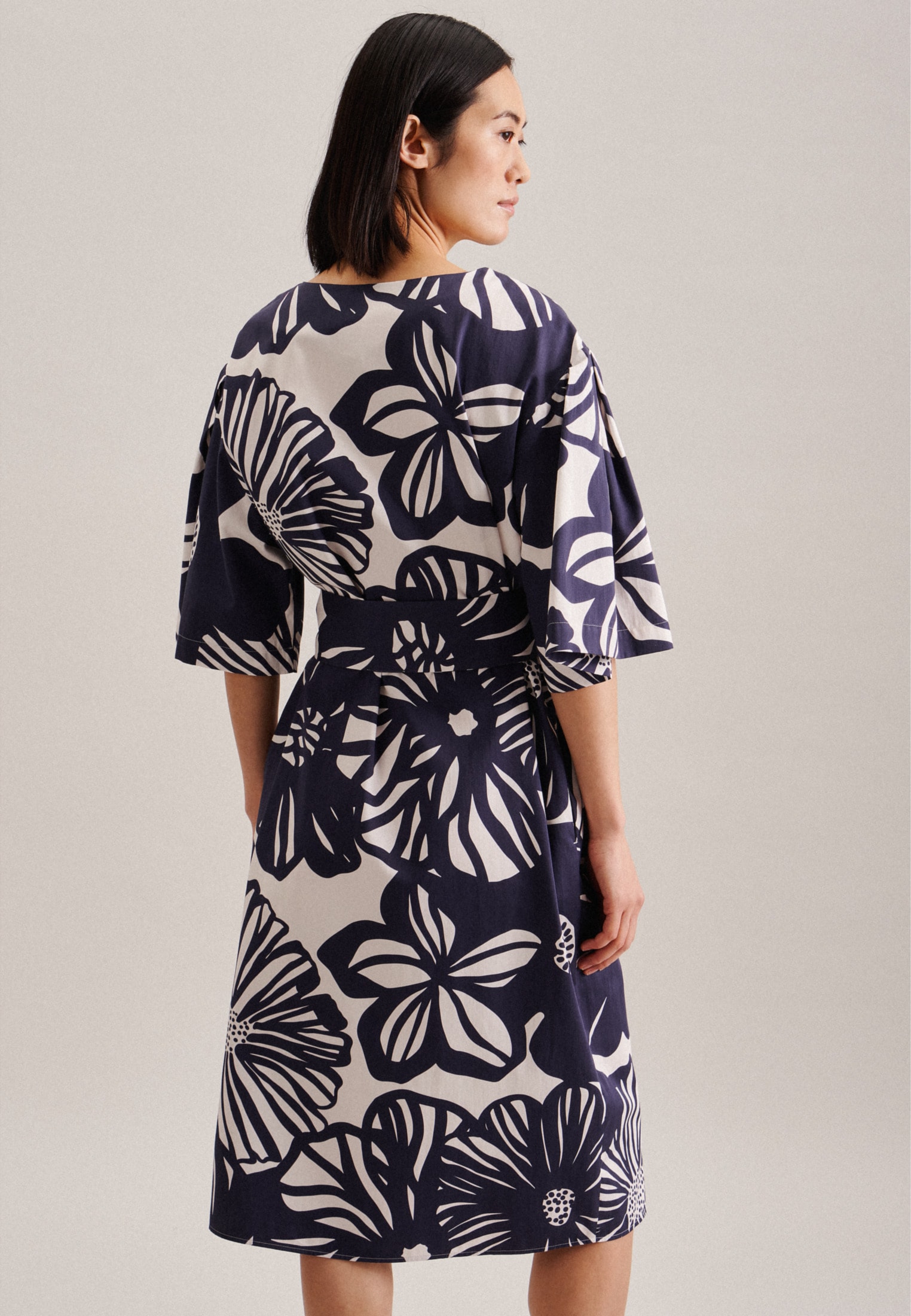 seidensticker Sommerkleid »Schwarze Rose«, Kurzarm Rundhals Druck