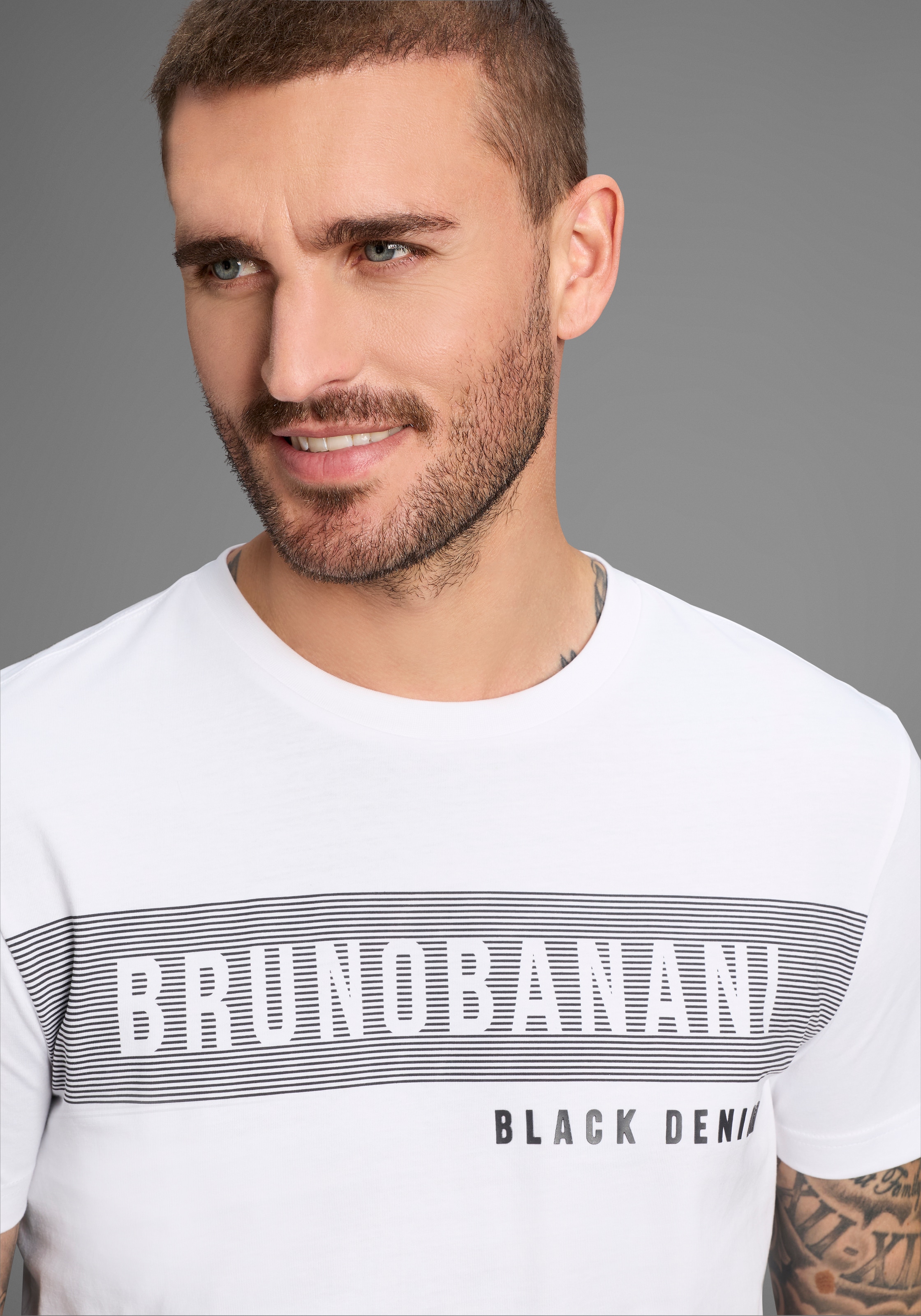 Bruno Banani T-Shirt, kurzärmelig, schmal geschnitten, Rundhalsausschnitt