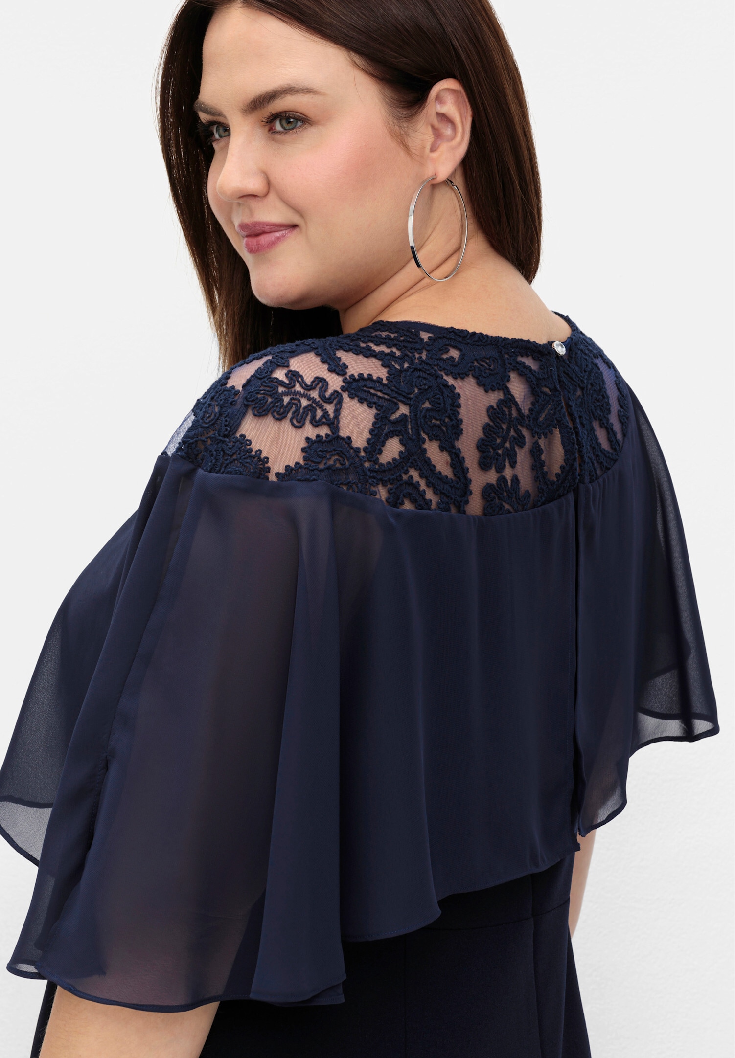 Sheego Jerseykleid »Abendkleid Abendkleid mit Chiffon-Cape« Ohne Tasche mit Cape aus Spitze, in Midilänge