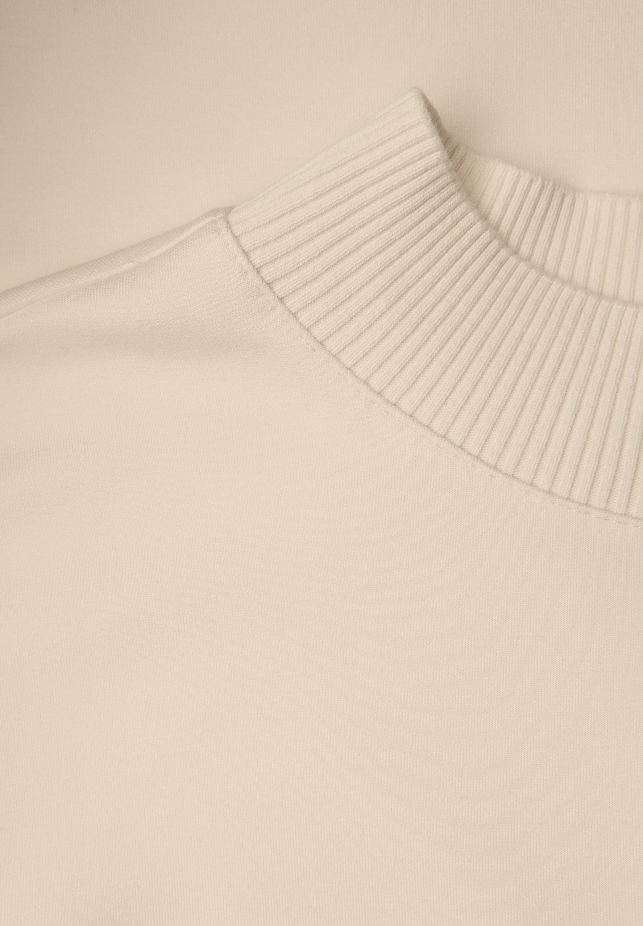 STREET ONE Rundhalspullover Feine Rippdetails an Kragen und Ärmelbündchen