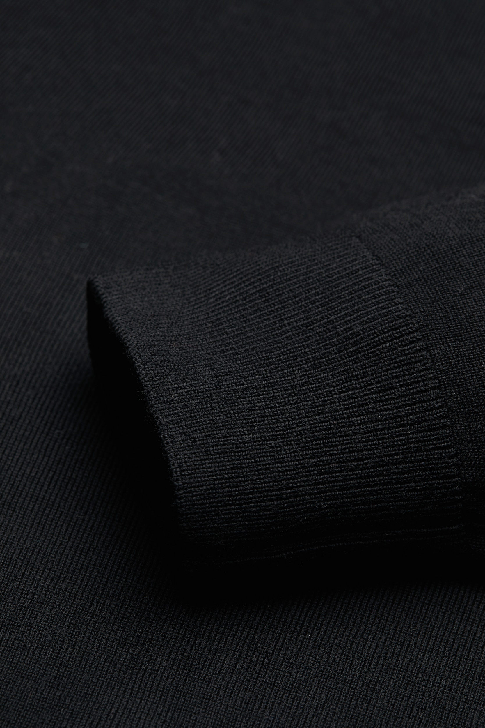 bugatti Rundhalspullover aus feiner Merinowolle