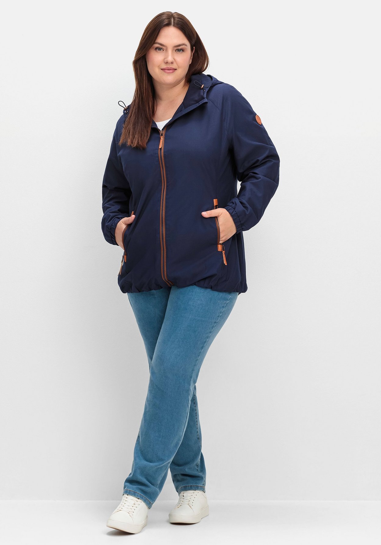 Sheego Langjacke »Kapuzenjacke aus Microfaser, mit Kontrastdetails«