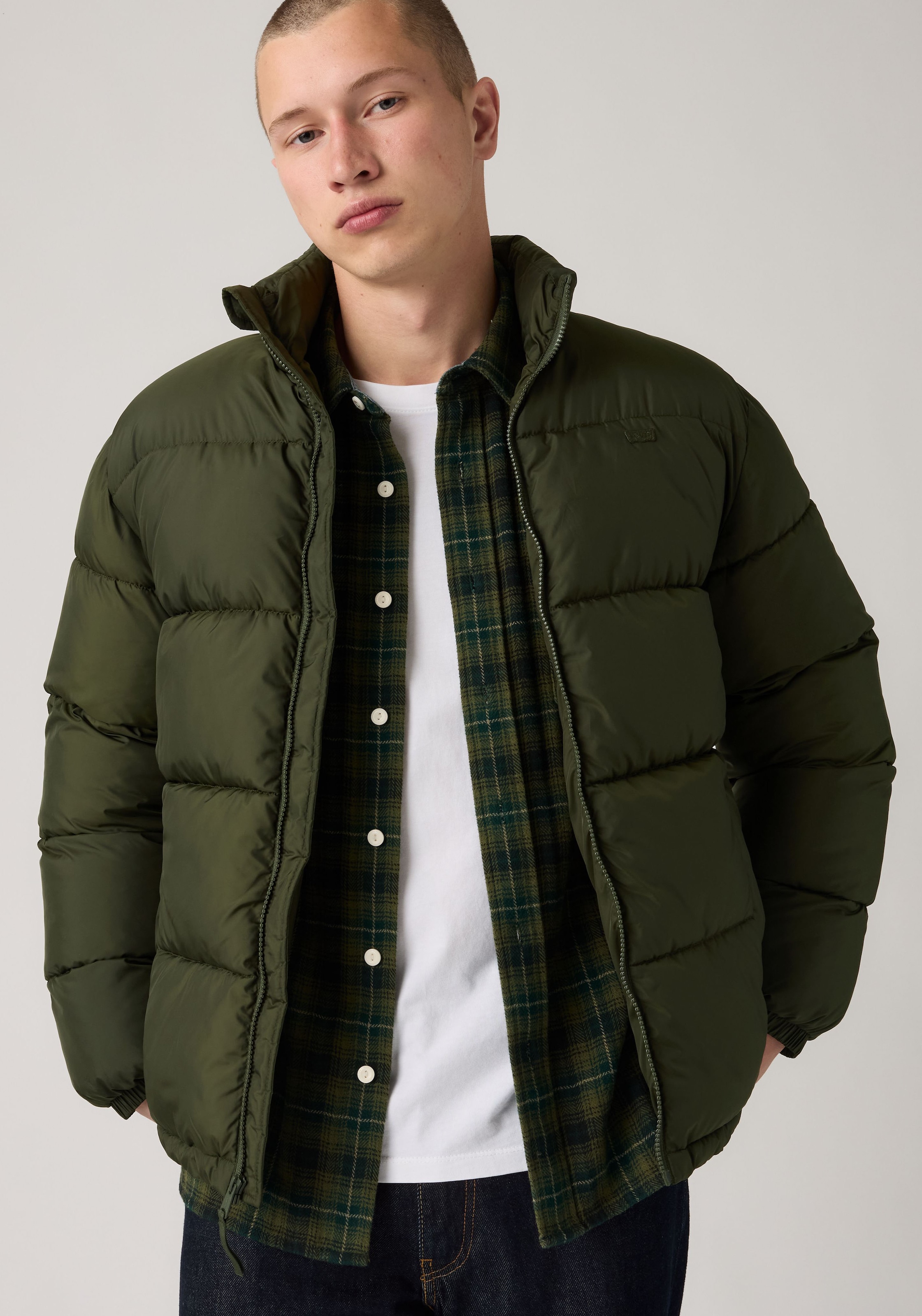 Levi's® Steppjacke »PIEDMONT SHORT PUFFER« ohne Kapuze mit Reißverschluss und Stehkragen