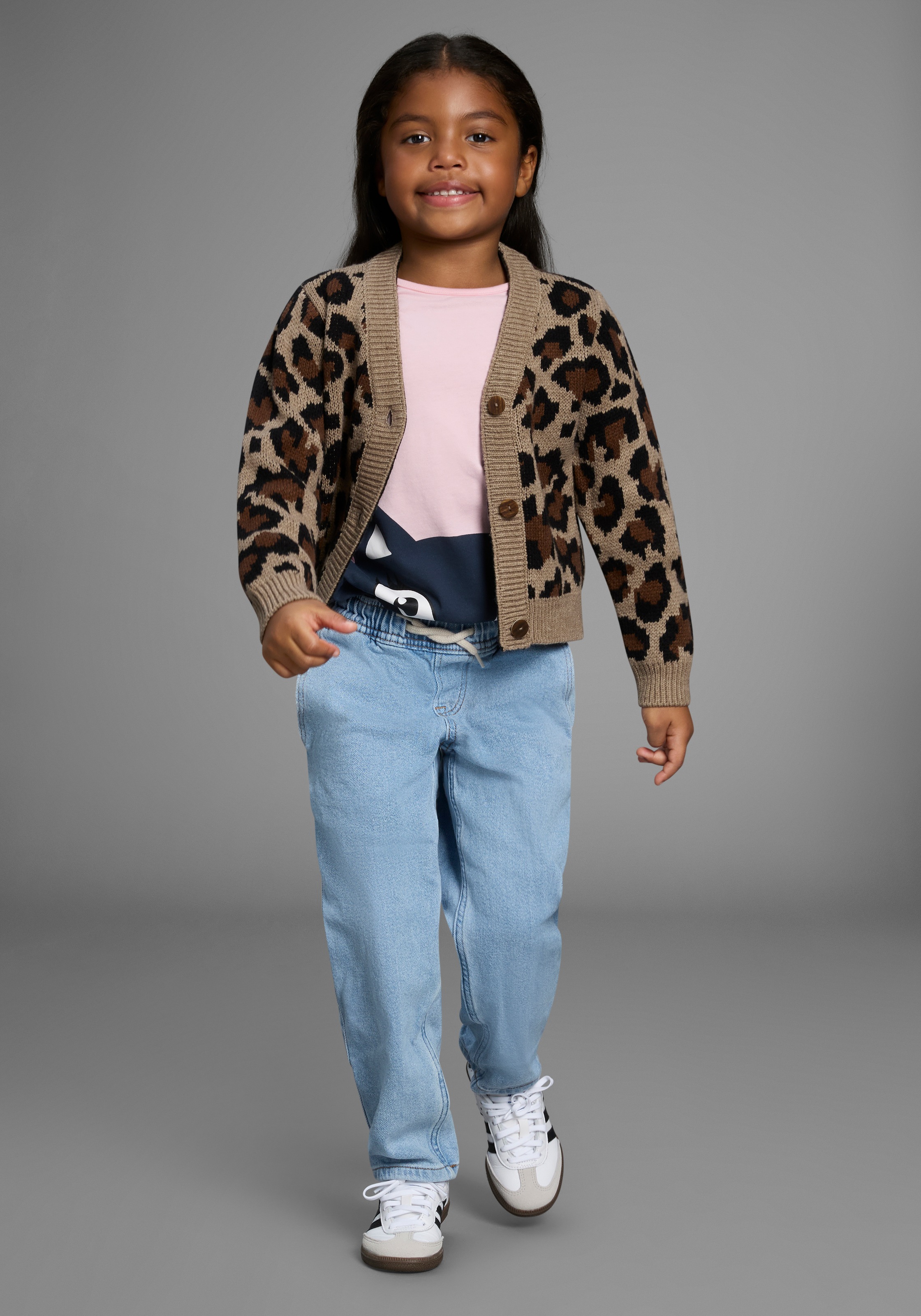 KIDSWORLD Strickjacke »Strickjacke mit Leo-Muster« Strickjacke in Leo-Optik