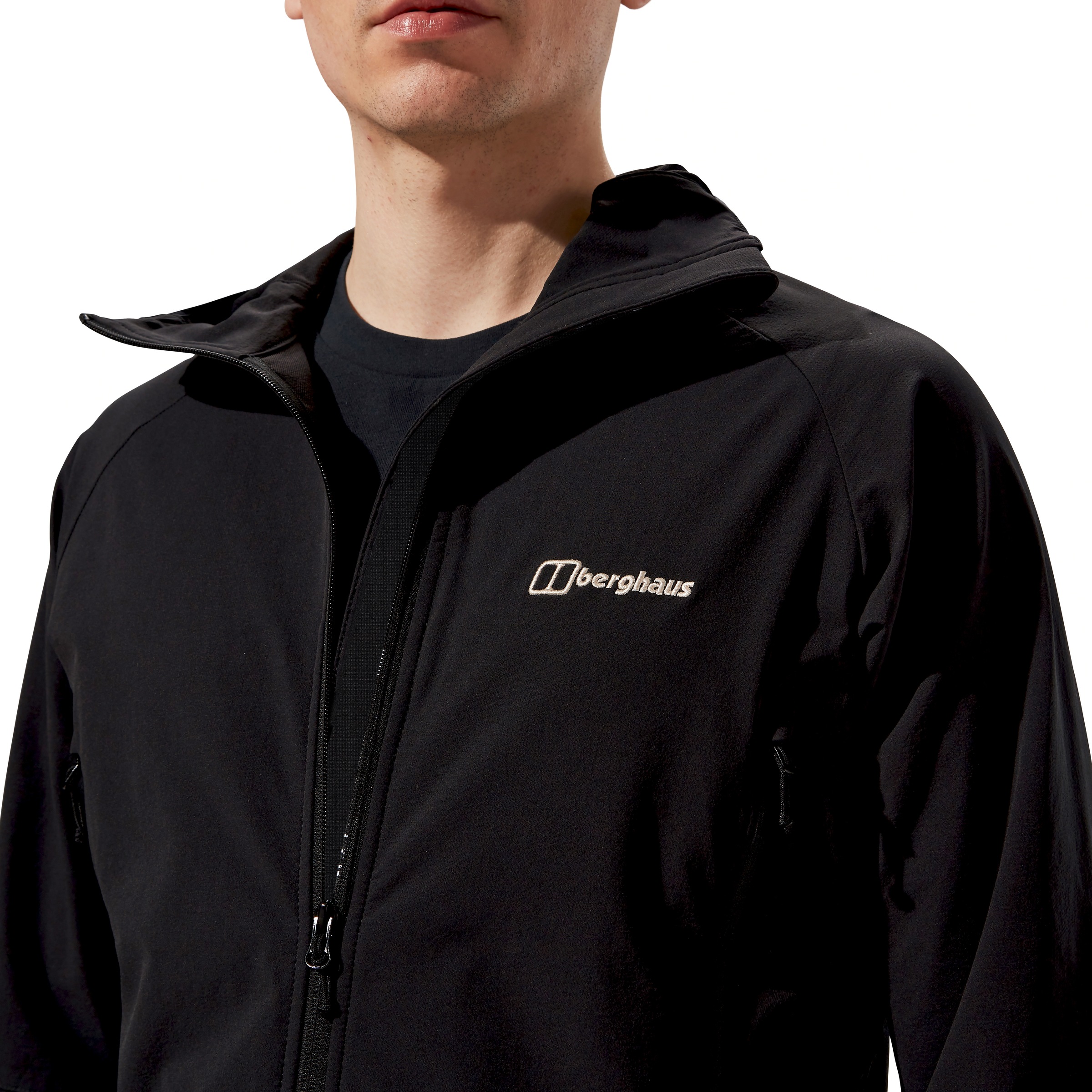 Berghaus Funktionsjacke »M SKELBO JKT« mit Kapuze, mit vielen Taschen, aus dehnbarem Material