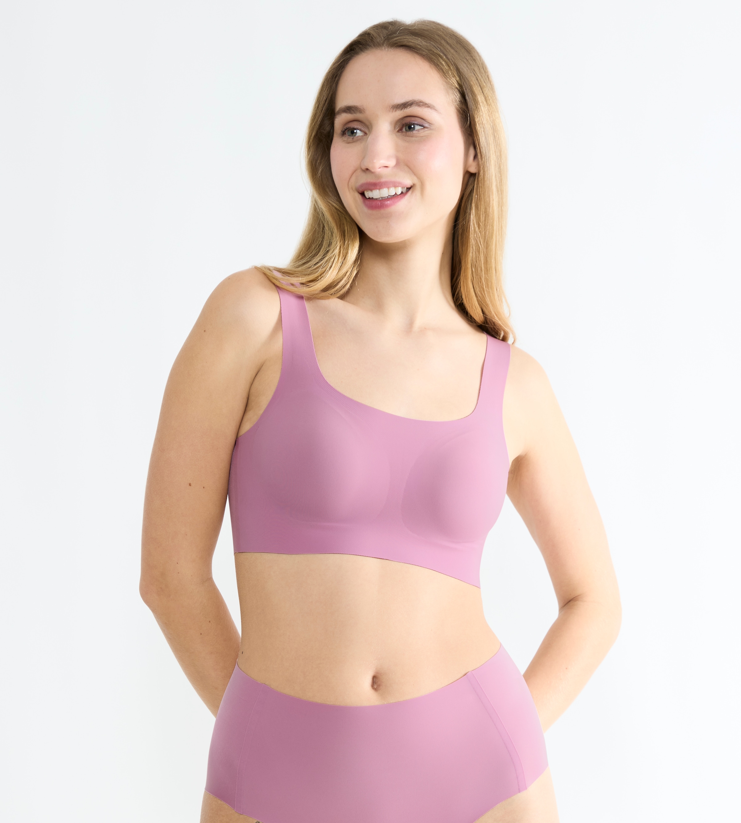 sloggi Bustier »ZERO Feel 2.0« mit herausnehmbaren Pads, leichter Halt, Mikrofaser