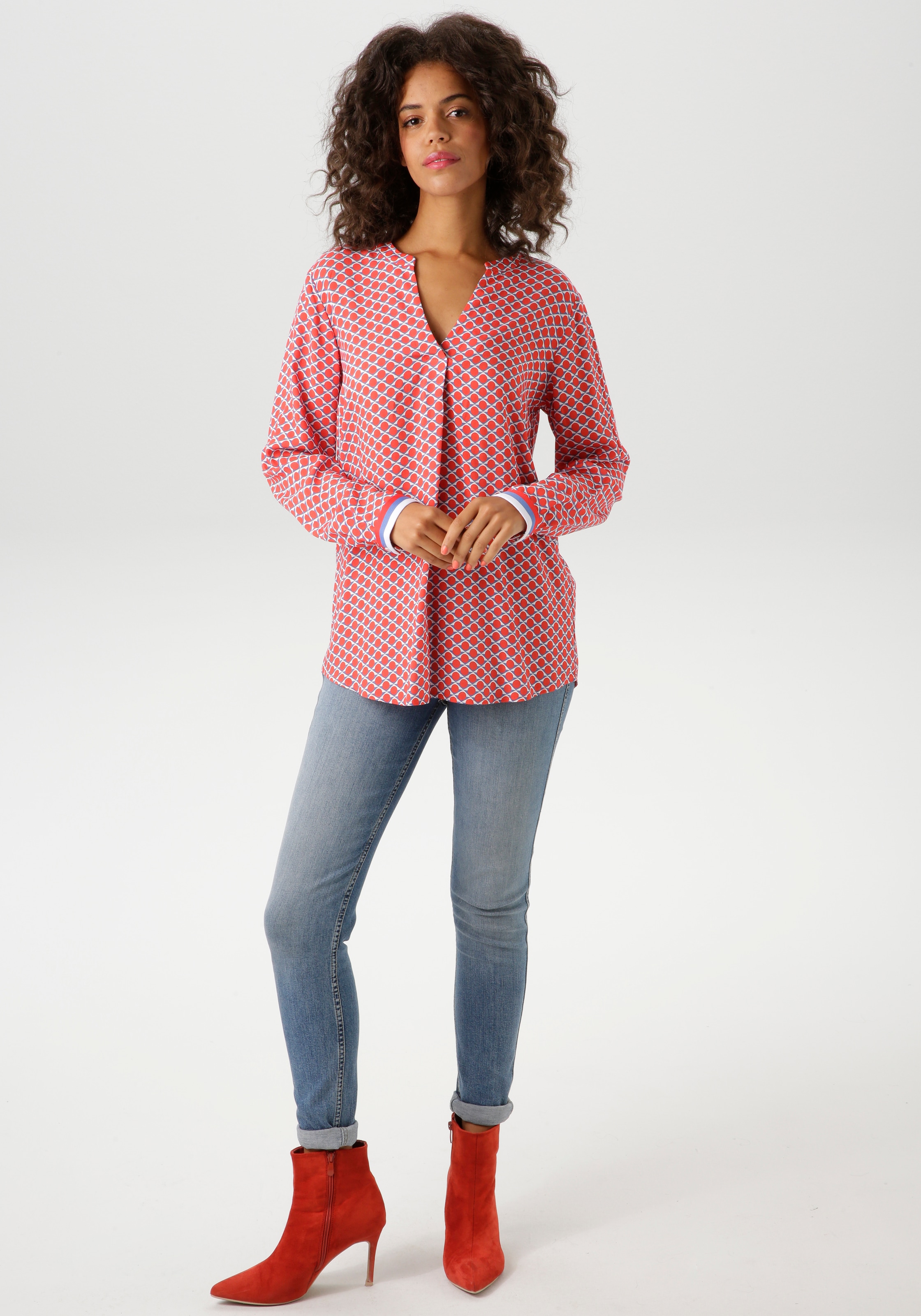 Aniston CASUAL Schlupfbluse, mit interessanten, grafischen Druck