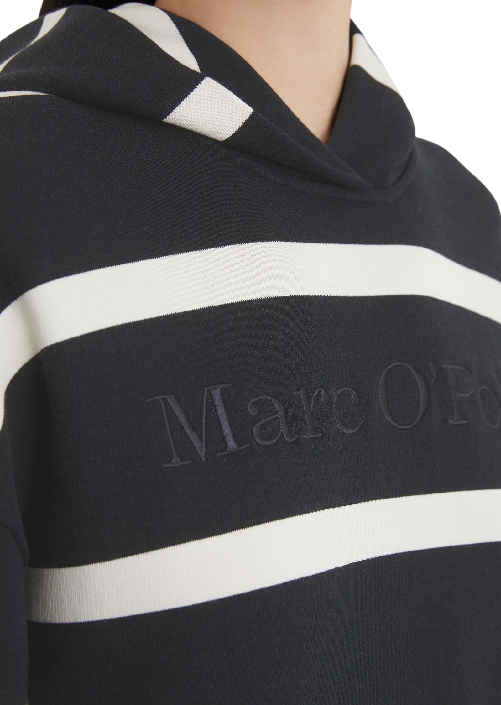 Marc O'Polo Hoodie, prägnant gesticktes Logo auf der Brust