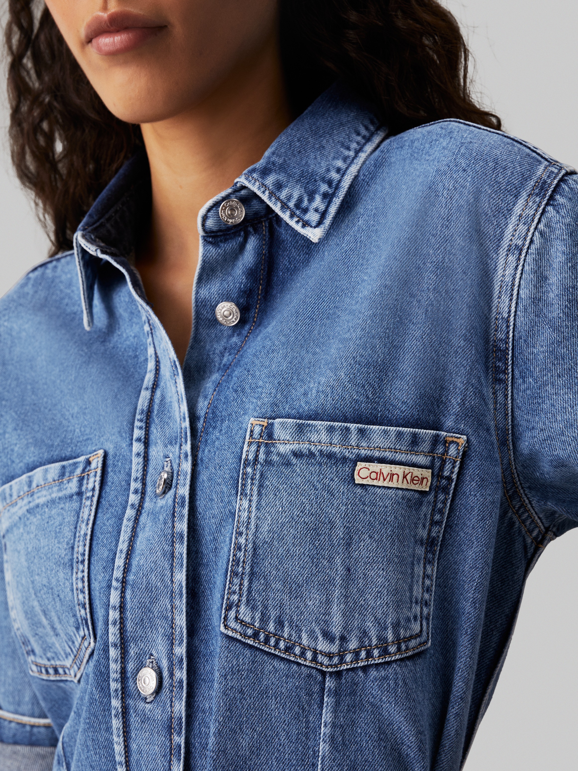 Calvin Klein Jeans Jeanskleid »BELTED SHIRT DRESS«, mit Logopatch