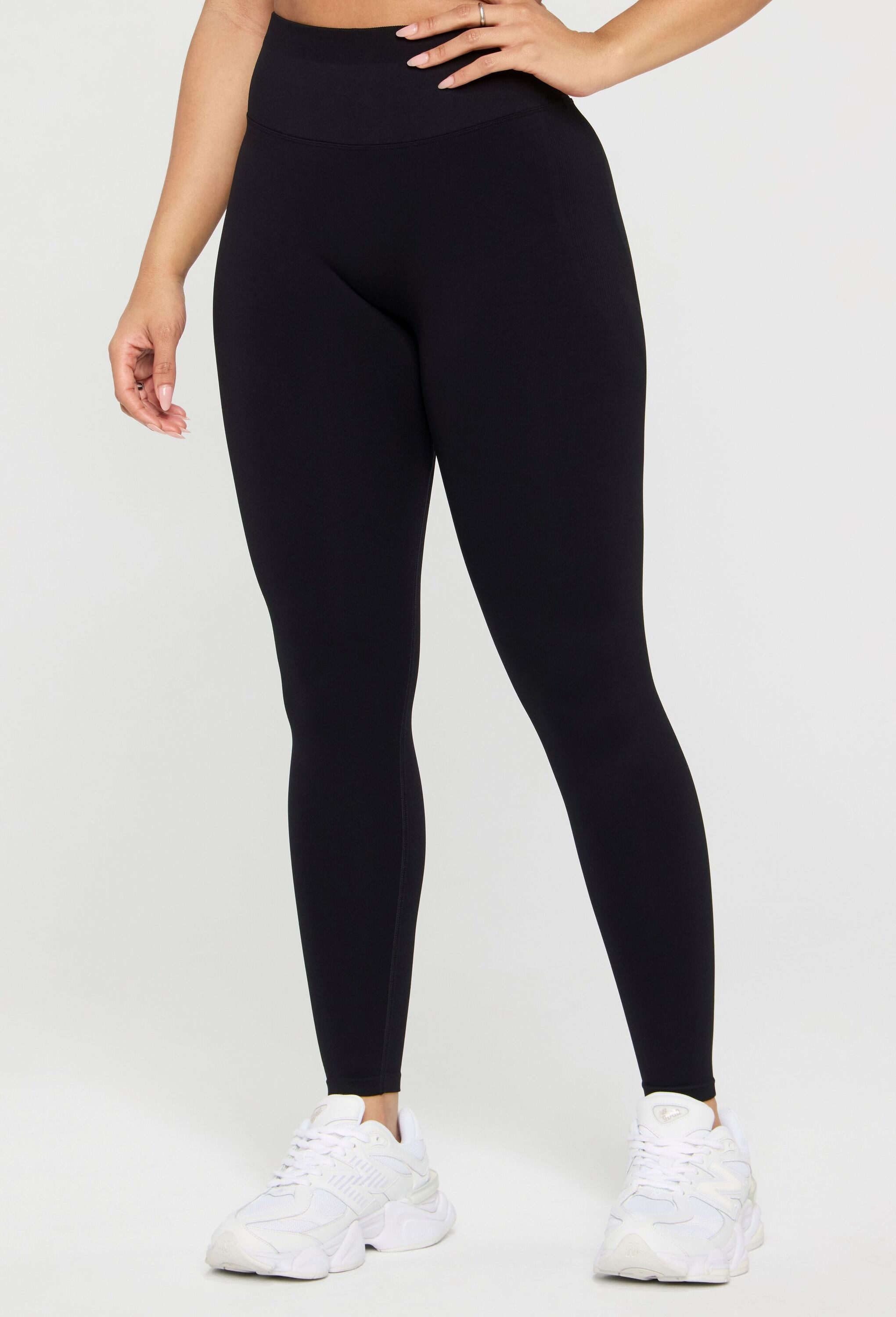Fabletics Leggings »Fabletics Leggings SEAMLESS SCRUNCH LEGGING«  aus elastischem Material