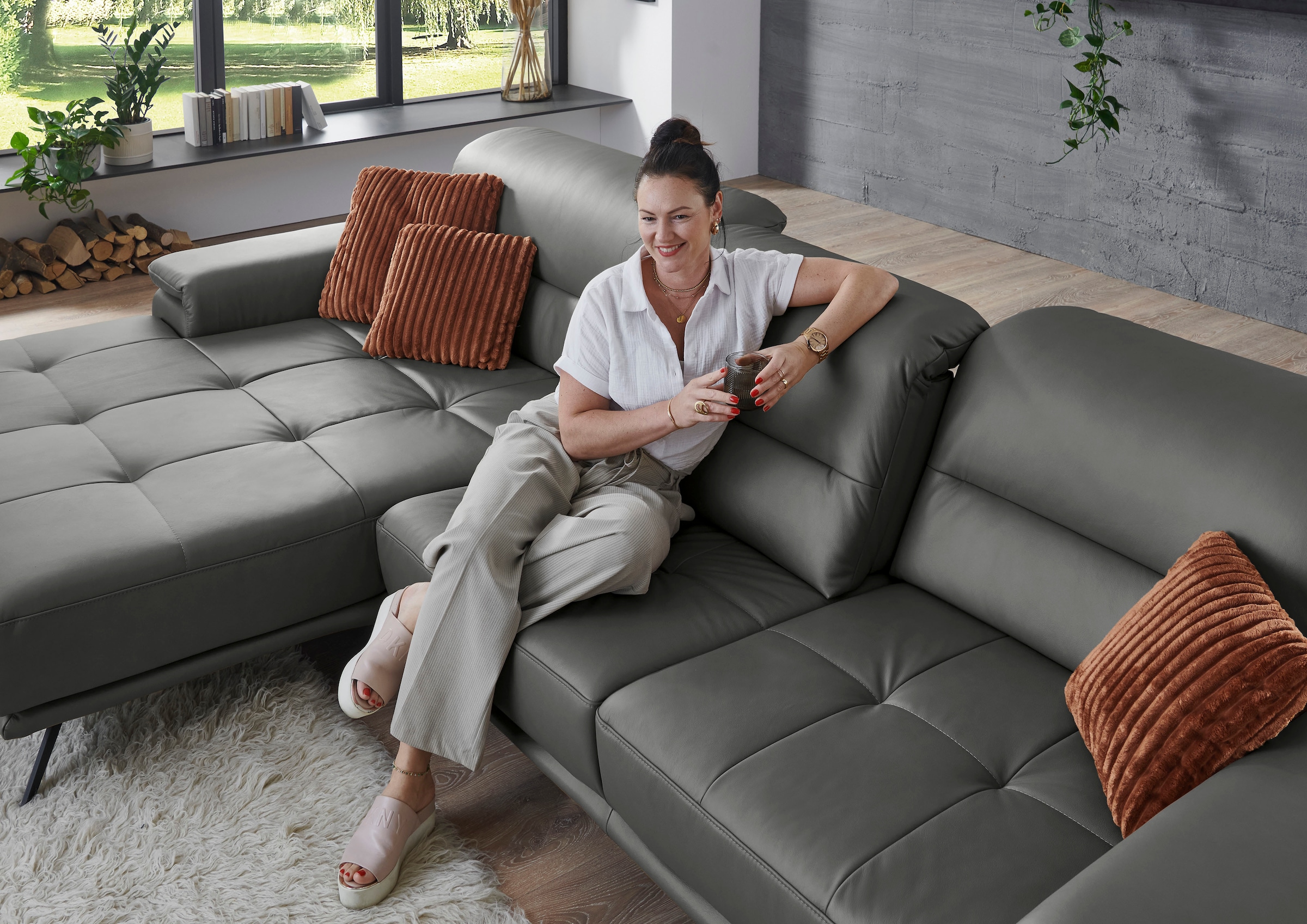 Die PlanBar Ecksofa »PN-EM19074, L-Form, Breite 343 cm« inkl. Sitztiefen- und Kopfteilverstellung