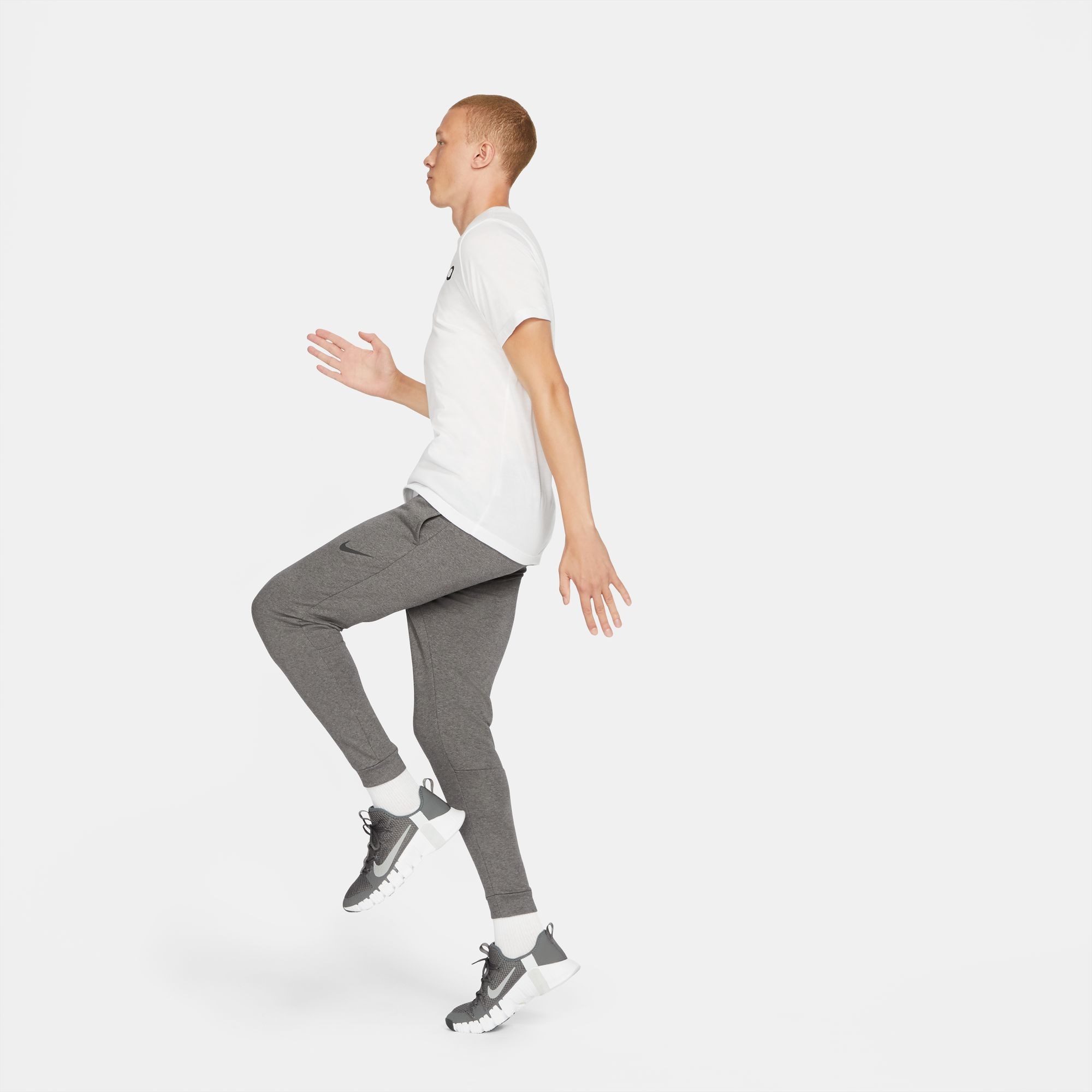 Nike Trainingshose »DRI-FIT MEN'S TAPERED TRAINING PANTS«