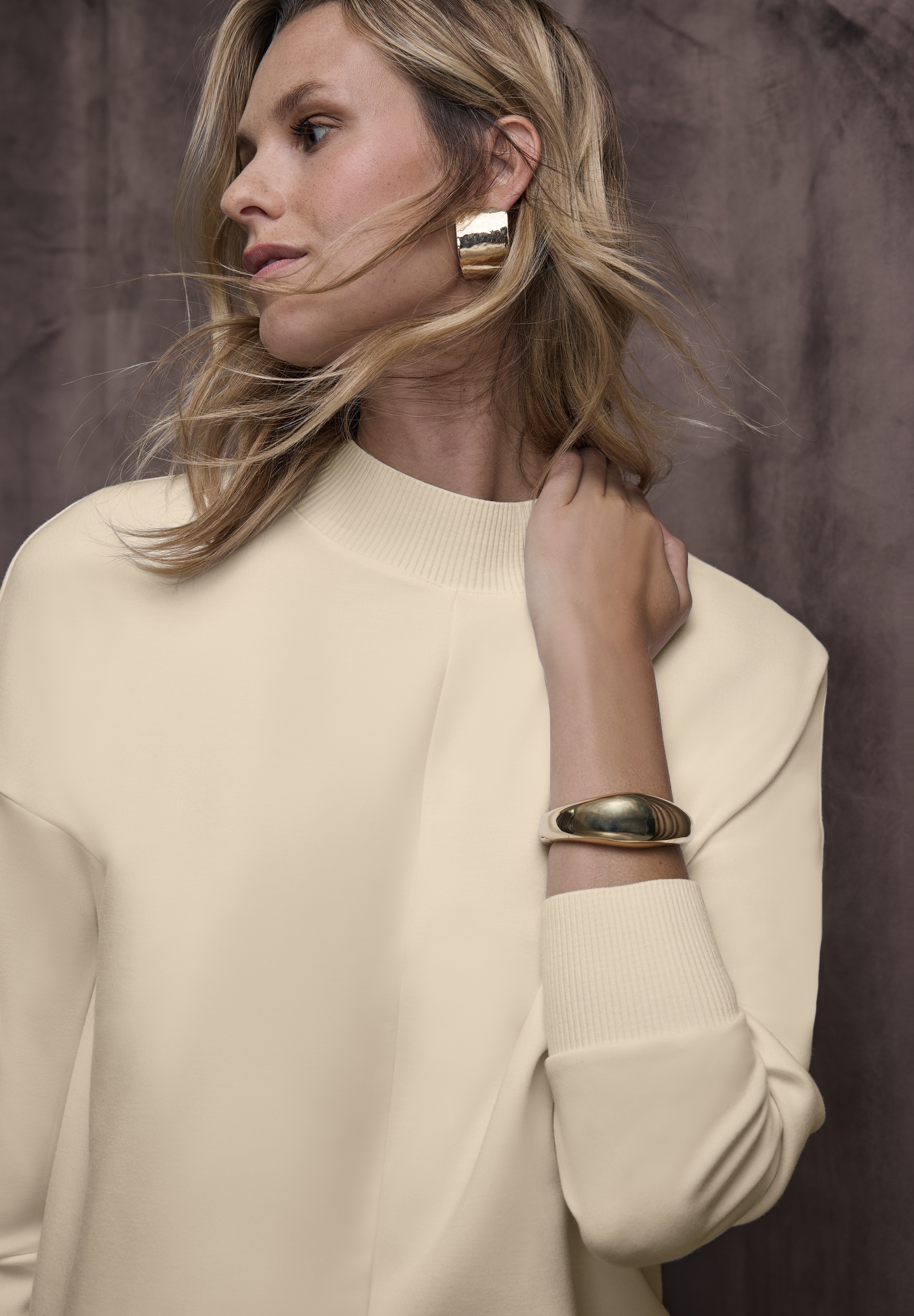 STREET ONE Rundhalspullover Feine Rippdetails an Kragen und Ärmelbündchen