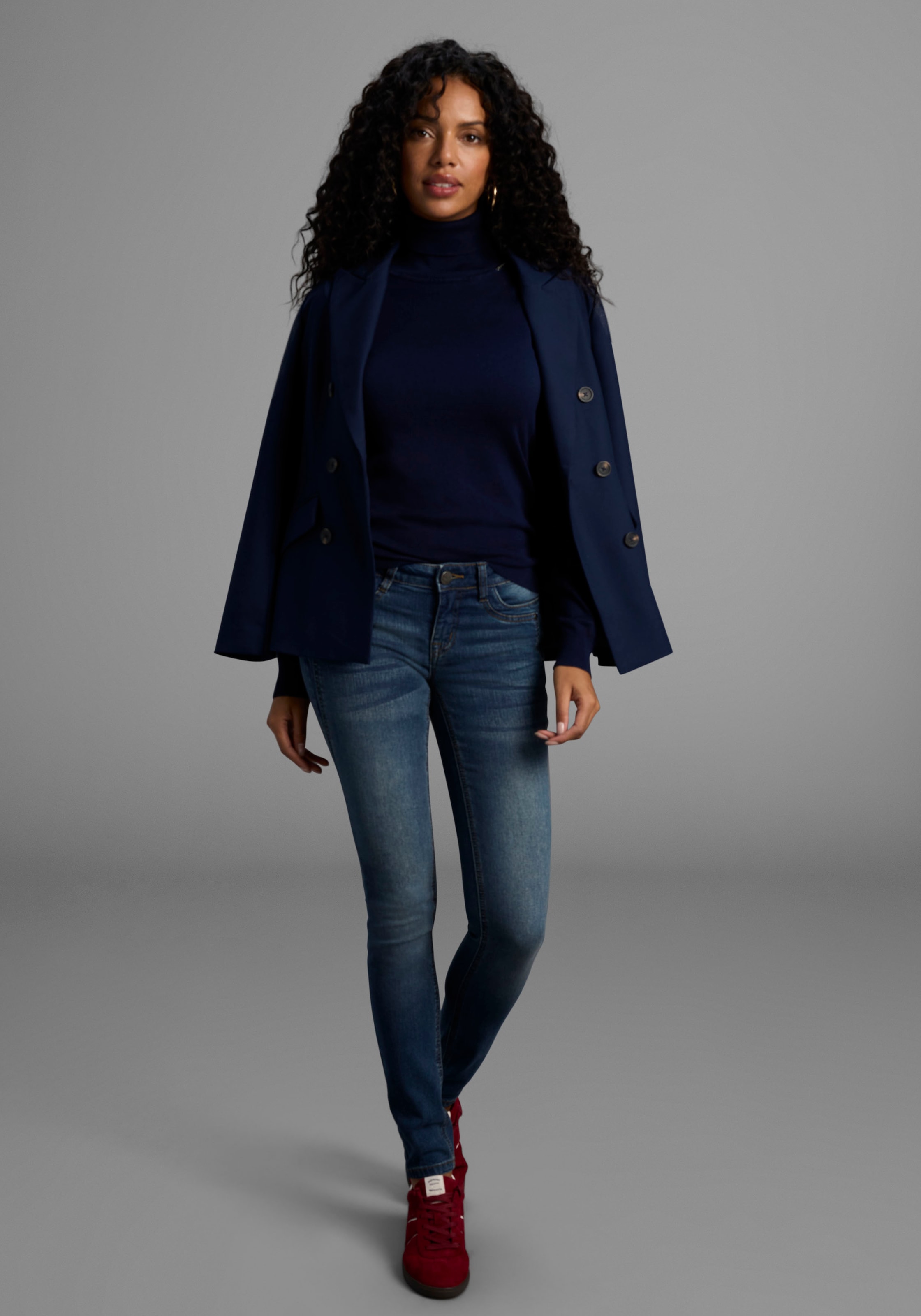 Arizona Skinny-fit-Jeans »mit Keileinsätzen«, extra-enger Beinschnitt, niedrige Leibhöhe
